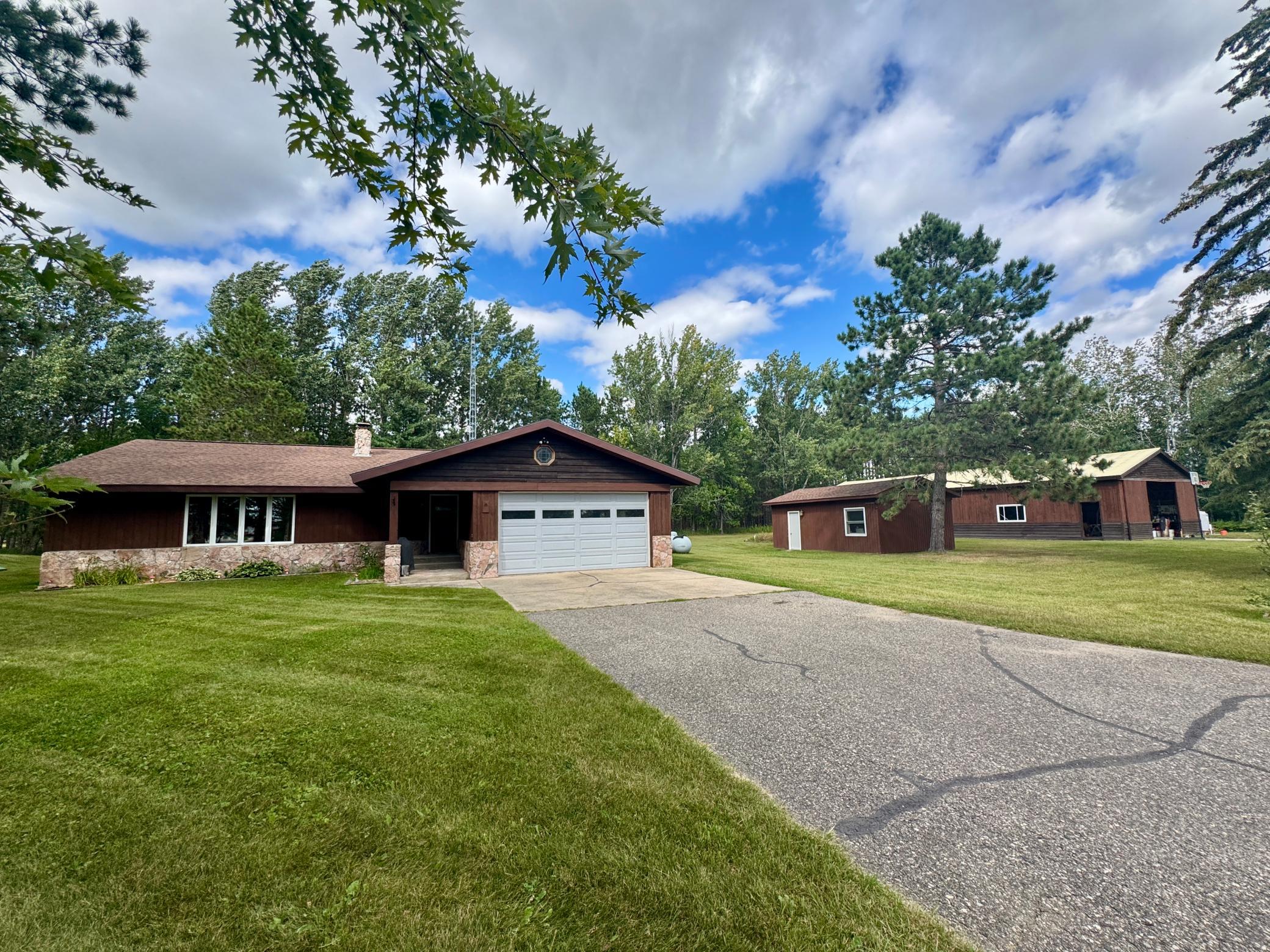1979 single family home for sale at 55203 State Highway 11 in Warroad, MN — 3 bed, 2 bath (photo 29 of 44)