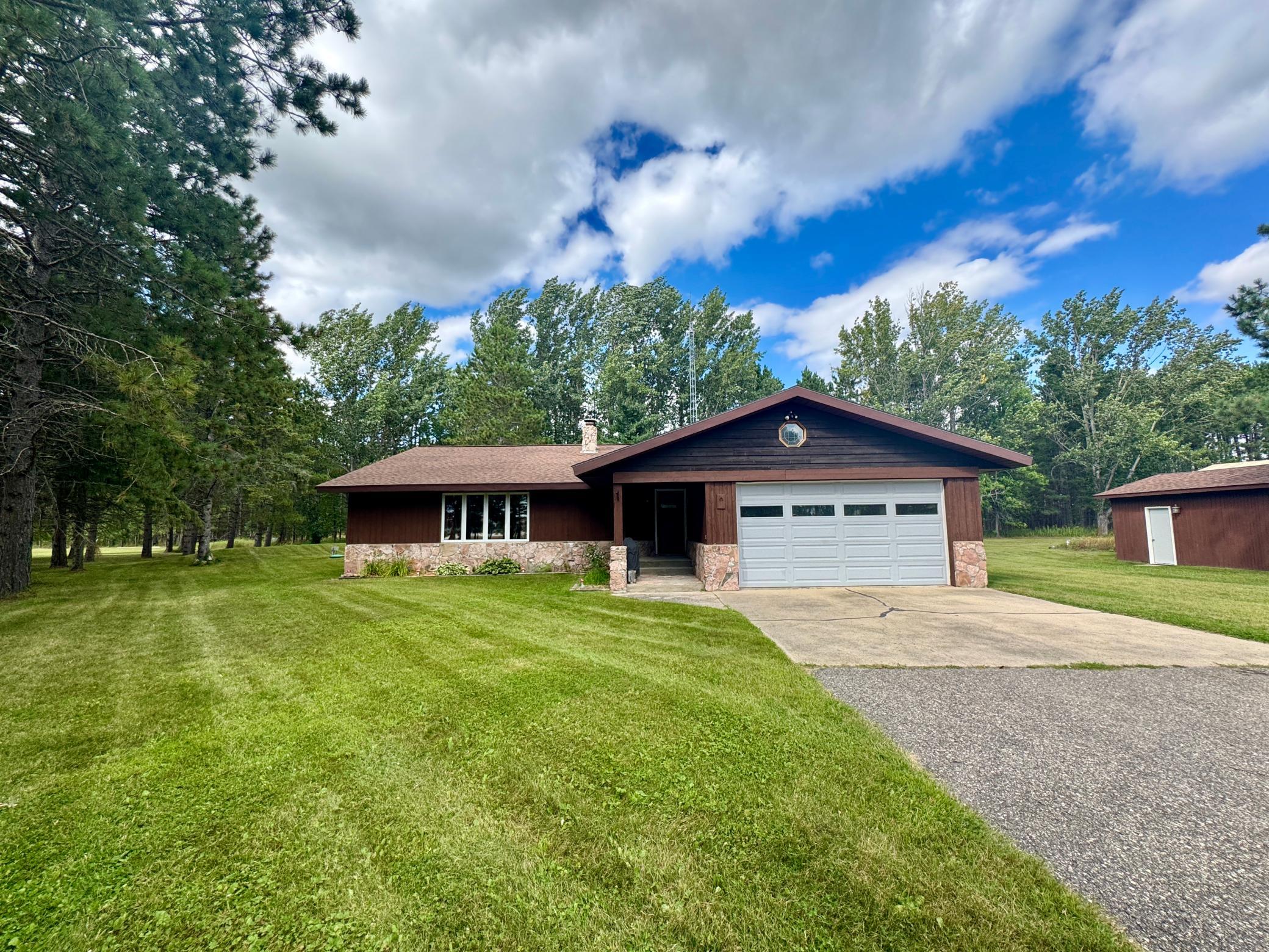 1979 single family home for sale at 55203 State Highway 11 in Warroad, MN — 3 bed, 2 bath (photo 30 of 44)