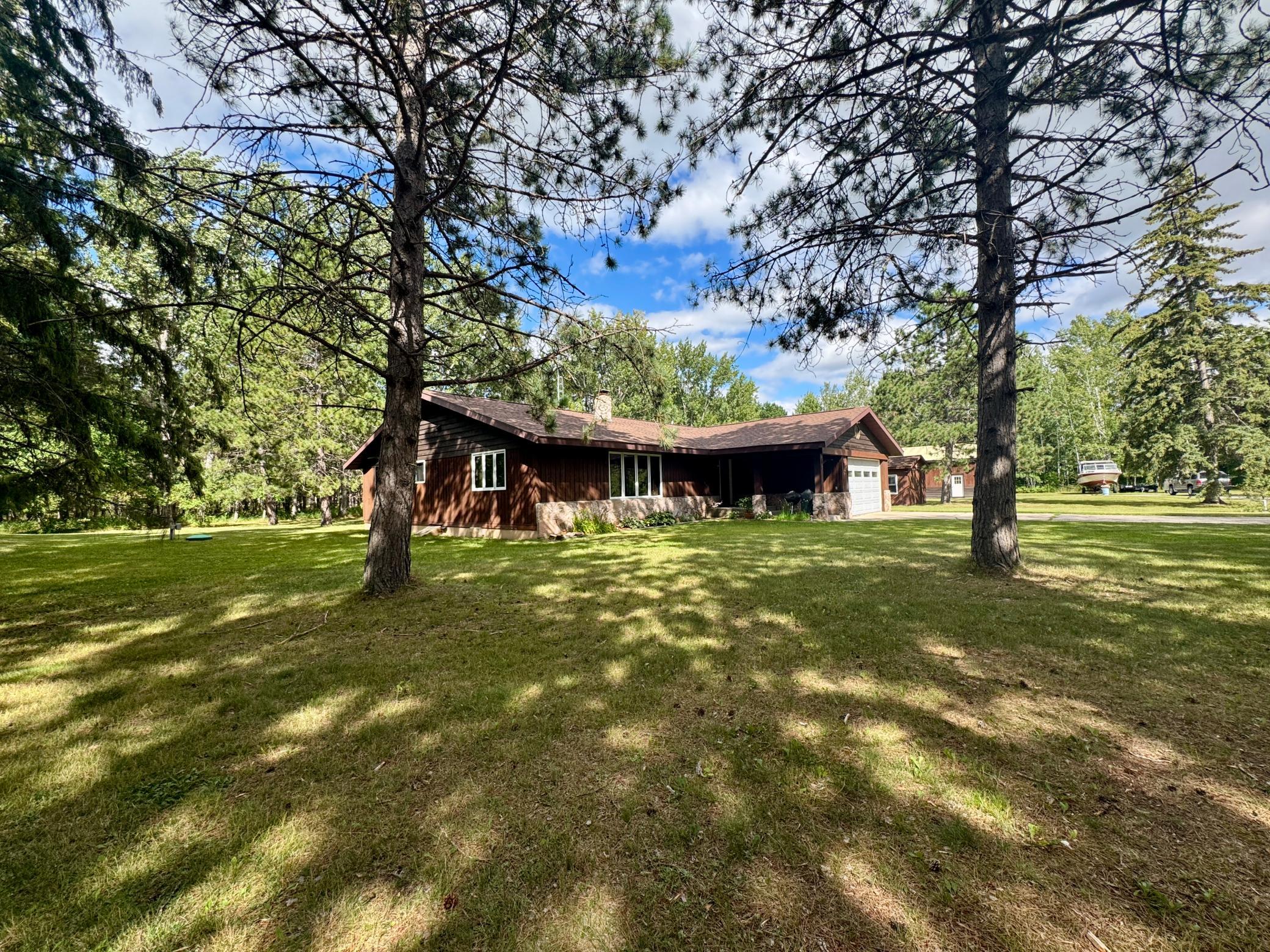 1979 single family home for sale at 55203 State Highway 11 in Warroad, MN — 3 bed, 2 bath (photo 32 of 44)