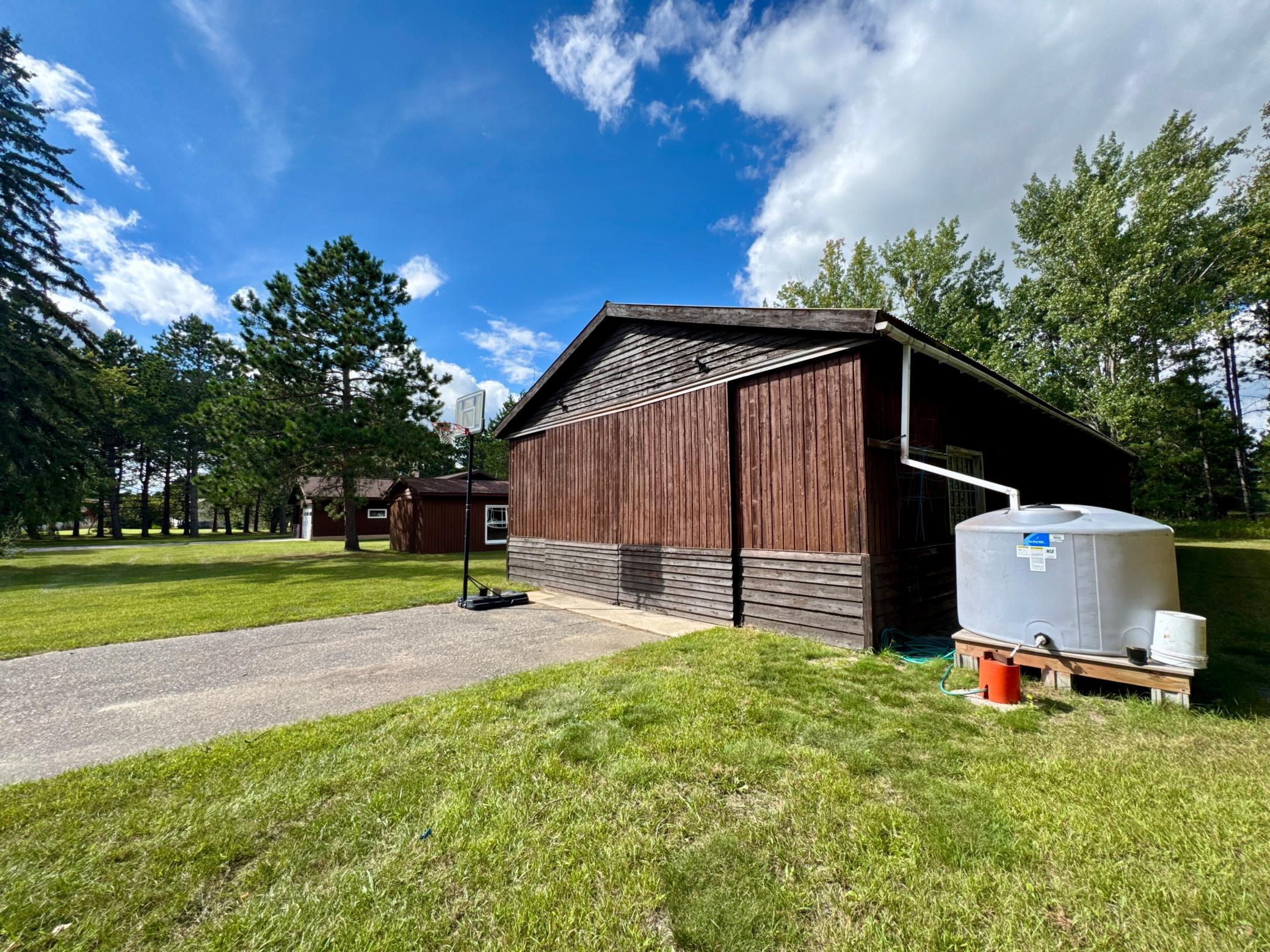 1979 single family home for sale at 55203 State Highway 11 in Warroad, MN — 3 bed, 2 bath (photo 37 of 44)