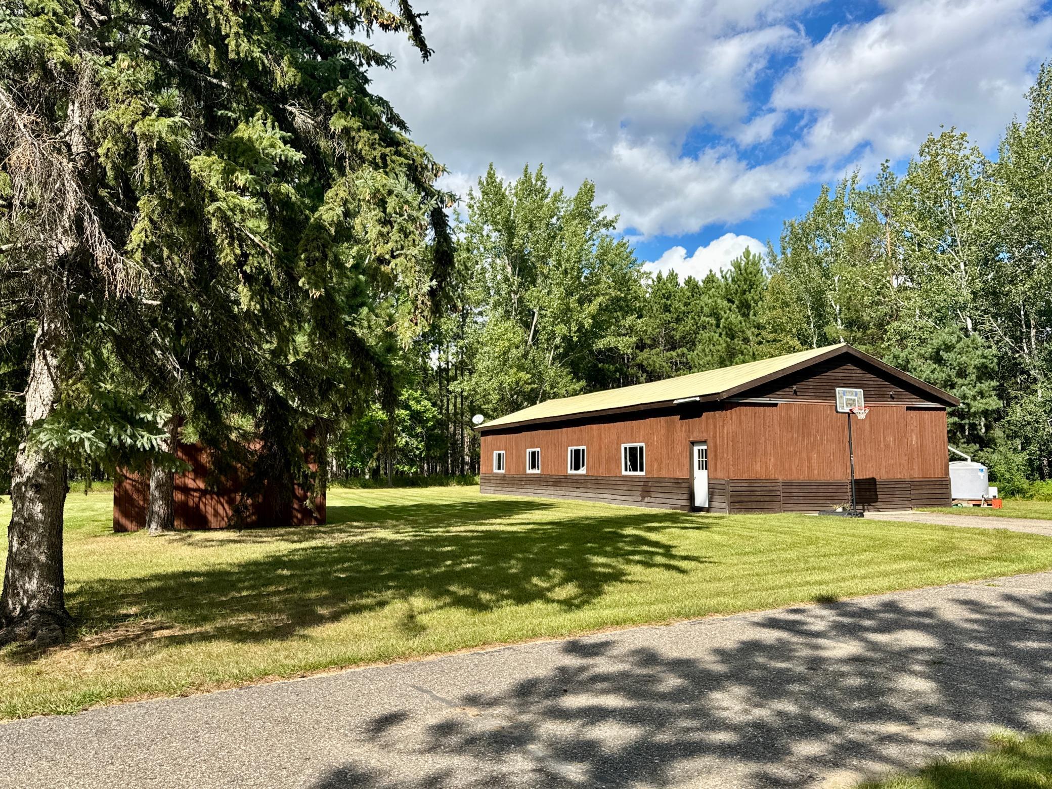 1979 single family home for sale at 55203 State Highway 11 in Warroad, MN — 3 bed, 2 bath (photo 39 of 44)