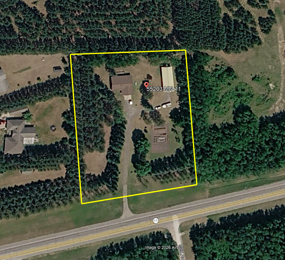 1979 single family home for sale at 55203 State Highway 11 in Warroad, MN — 3 bed, 2 bath (photo 5 of 44)