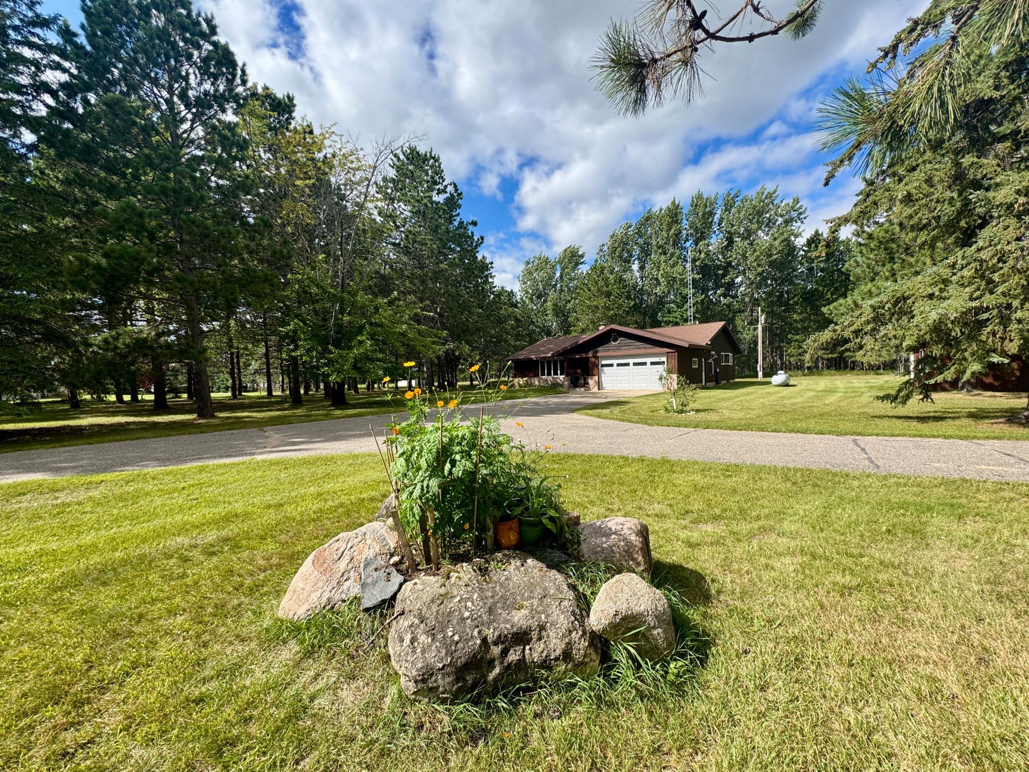 1979 single family home for sale at 55203 State Highway 11 in Warroad, MN — 3 bed, 2 bath (photo 43 of 44)