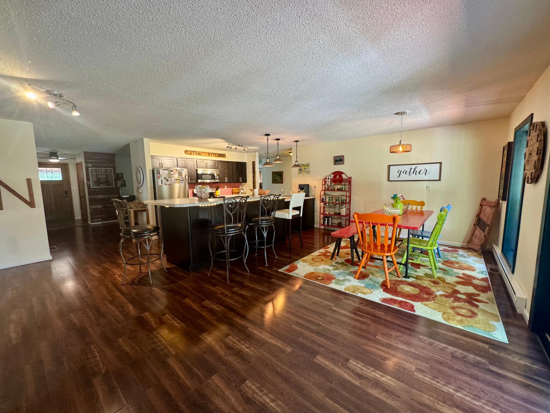 1979 single family home for sale at 55203 State Highway 11 in Warroad, MN — 3 bed, 2 bath (photo 6 of 44)