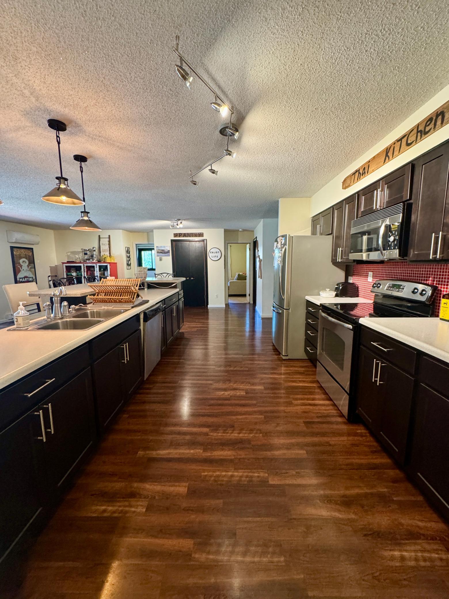 1979 single family home for sale at 55203 State Highway 11 in Warroad, MN — 3 bed, 2 bath (photo 7 of 44)