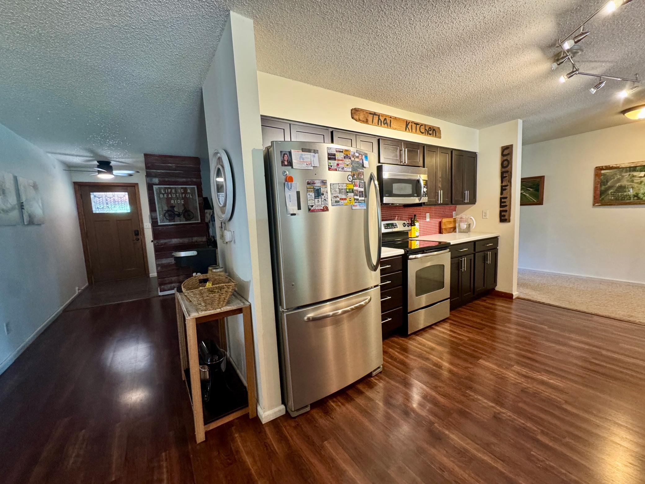 1979 single family home for sale at 55203 State Highway 11 in Warroad, MN — 3 bed, 2 bath (photo 8 of 44)