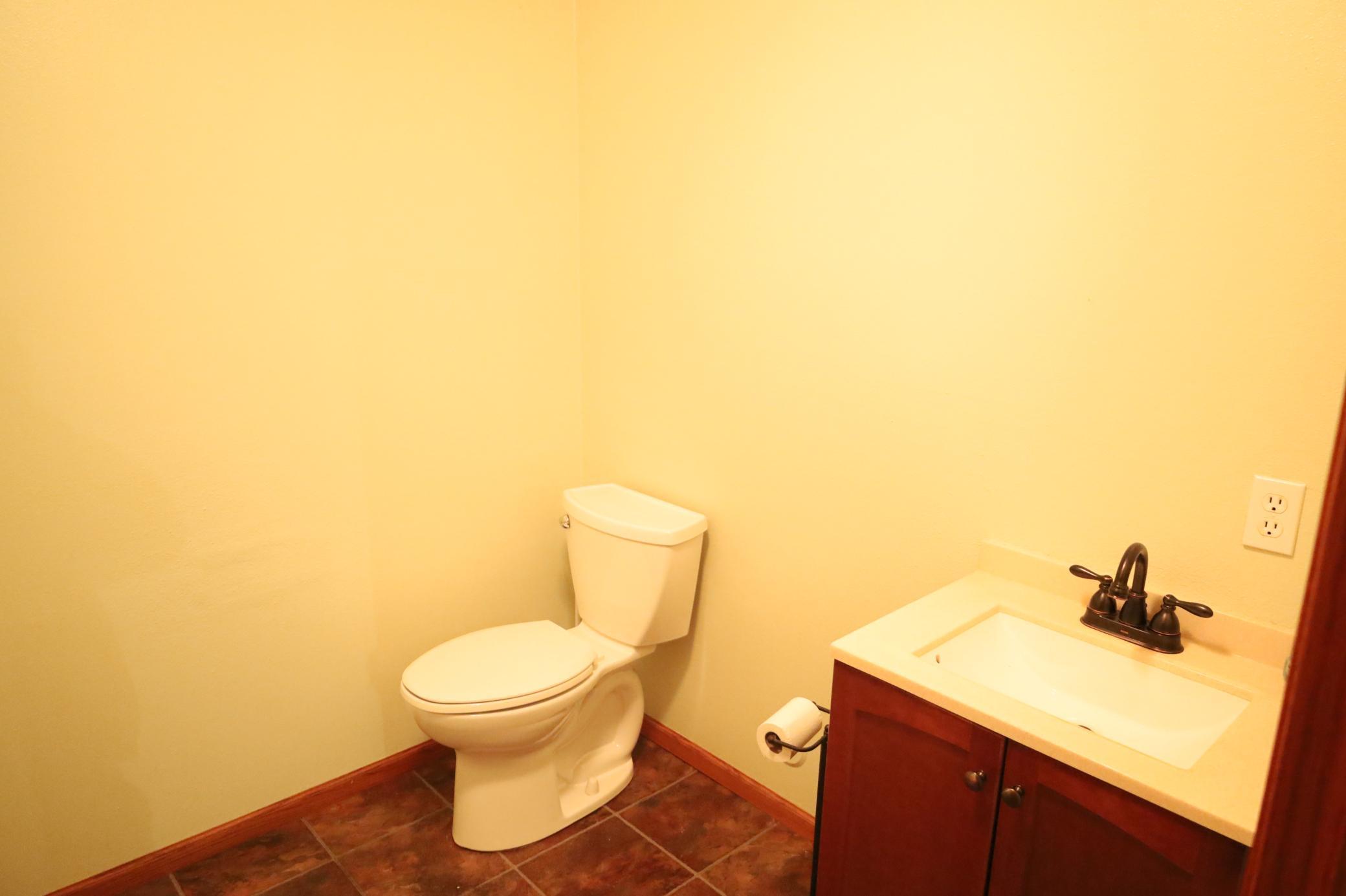 1996 single family home for sale at 407 Siemers Court in Breckenridge, MN — 3 bed, 4 bath (photo 2 of 9)