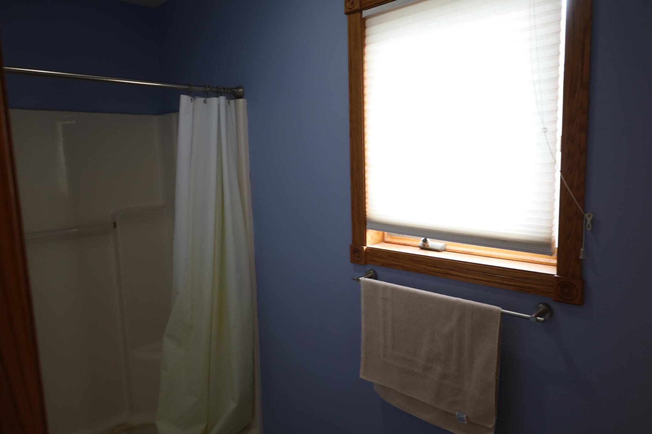 1996 single family home for sale at 407 Siemers Court in Breckenridge, MN — 3 bed, 4 bath (photo 5 of 9)