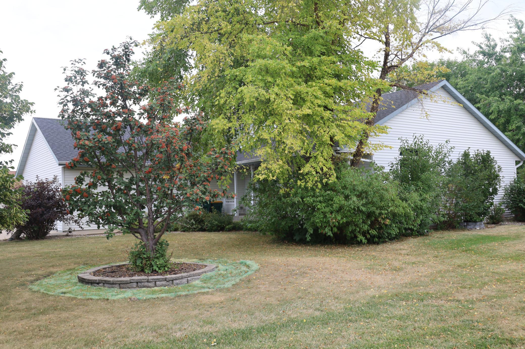 1996 single family home for sale at 407 Siemers Court in Breckenridge, MN — 3 bed, 4 bath (photo 9 of 9)