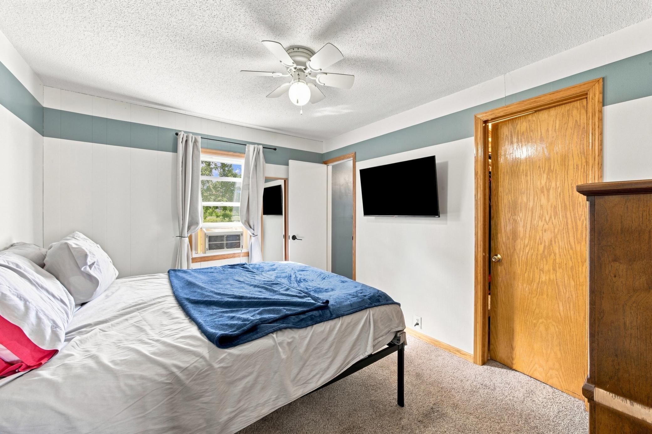 1906 single family home for sale at 325 3rd Avenue W in Halstad, MN — 2 bed, 1 bath (photo 16 of 29)