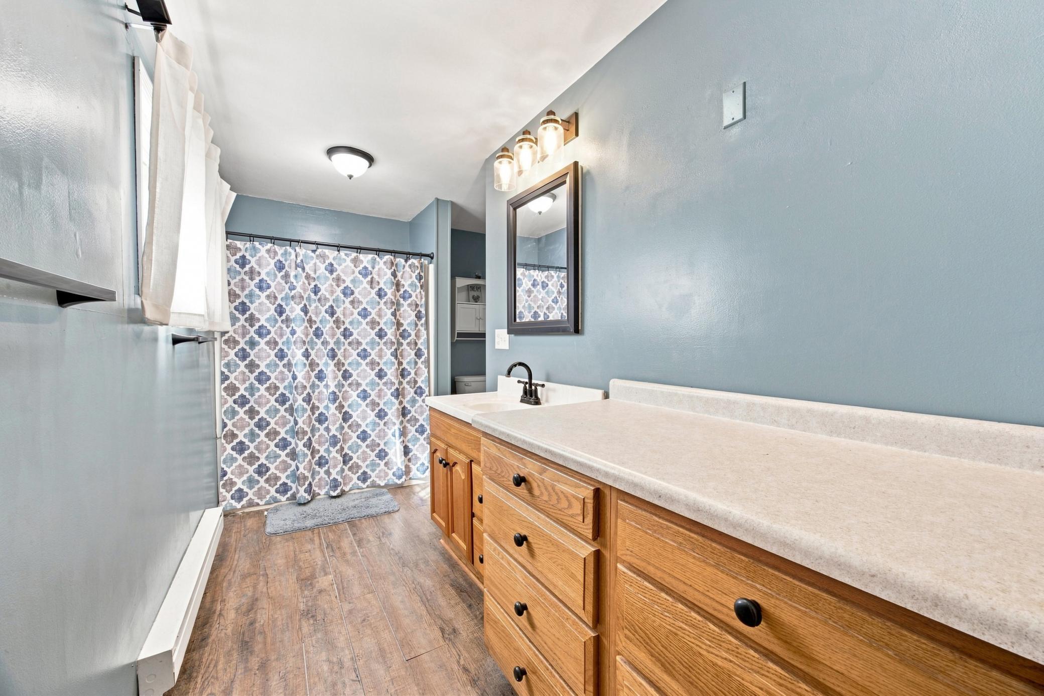 1906 single family home for sale at 325 3rd Avenue W in Halstad, MN — 2 bed, 1 bath (photo 18 of 29)