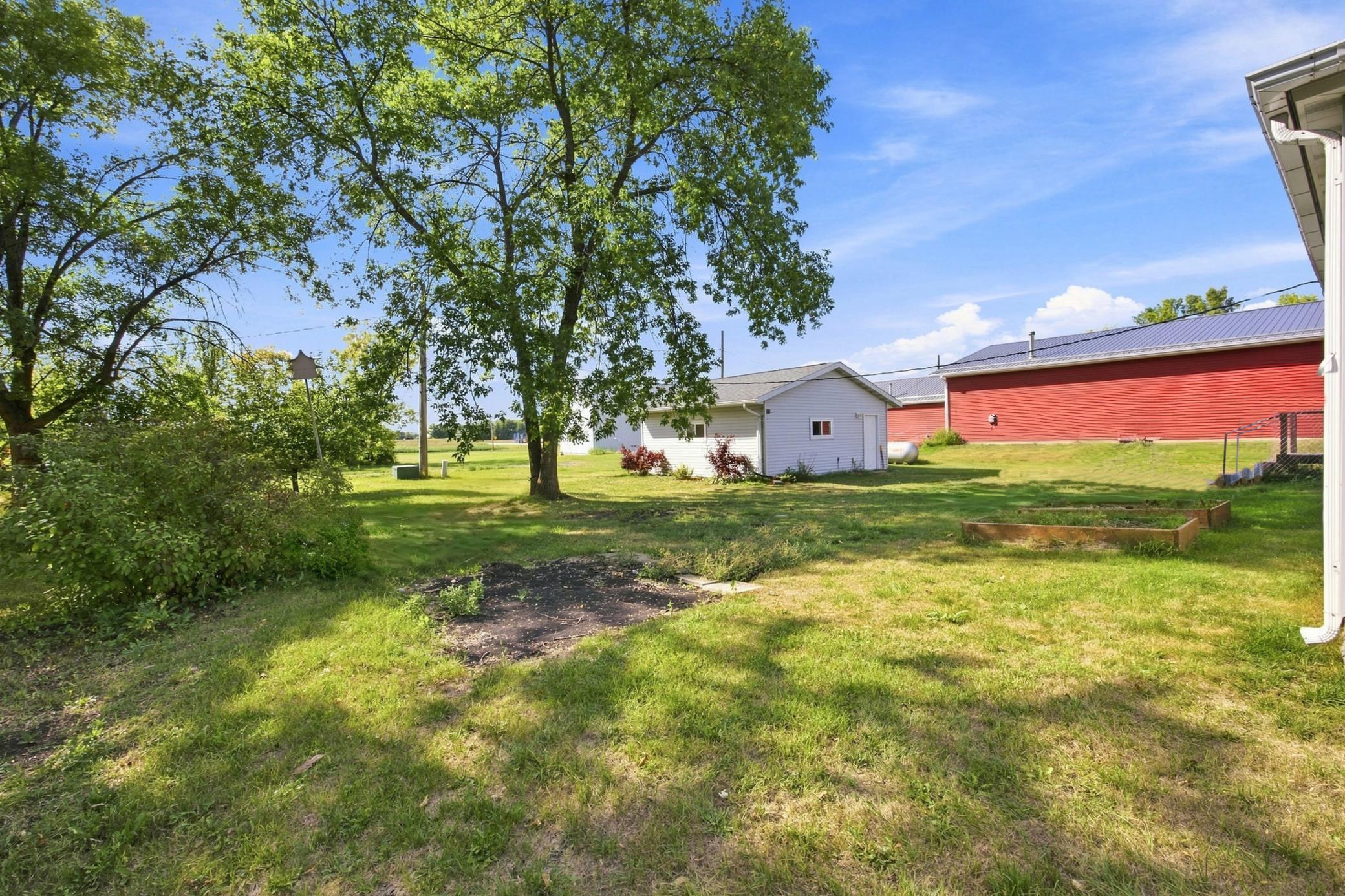 1906 single family home for sale at 325 3rd Avenue W in Halstad, MN — 2 bed, 1 bath (photo 23 of 29)