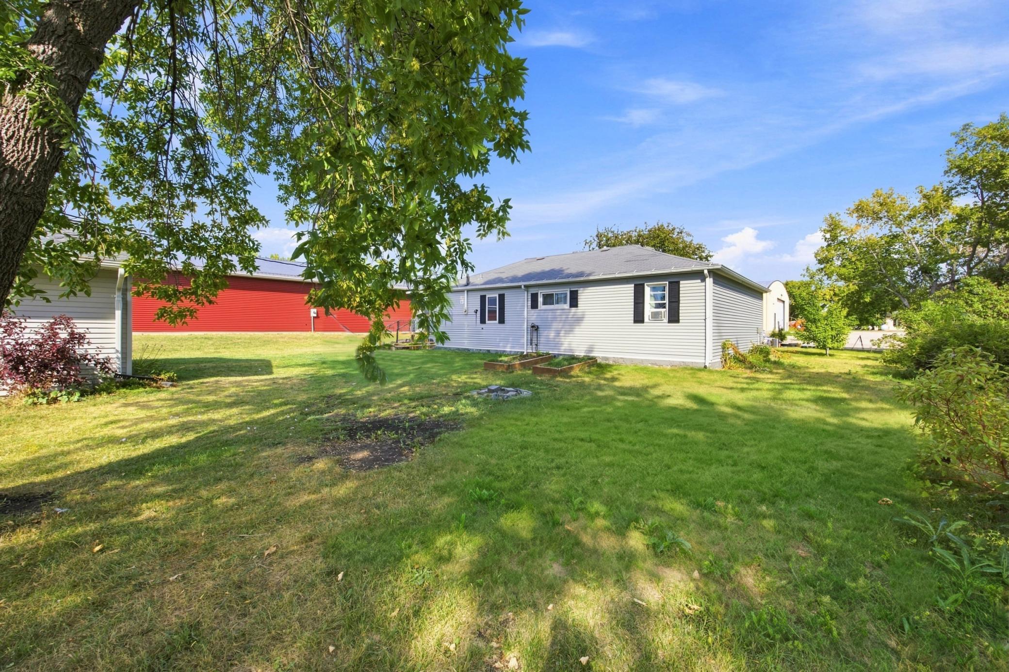 1906 single family home for sale at 325 3rd Avenue W in Halstad, MN — 2 bed, 1 bath (photo 24 of 29)