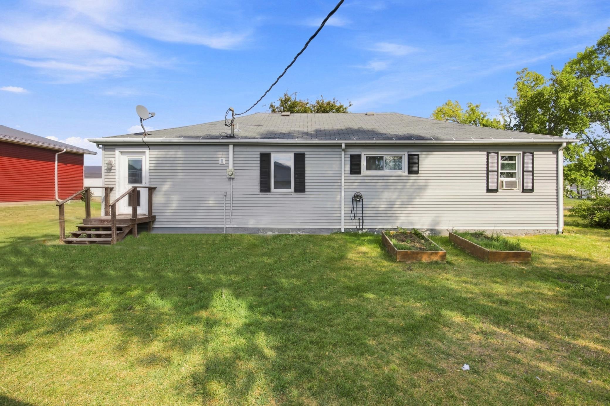 1906 single family home for sale at 325 3rd Avenue W in Halstad, MN — 2 bed, 1 bath (photo 25 of 29)