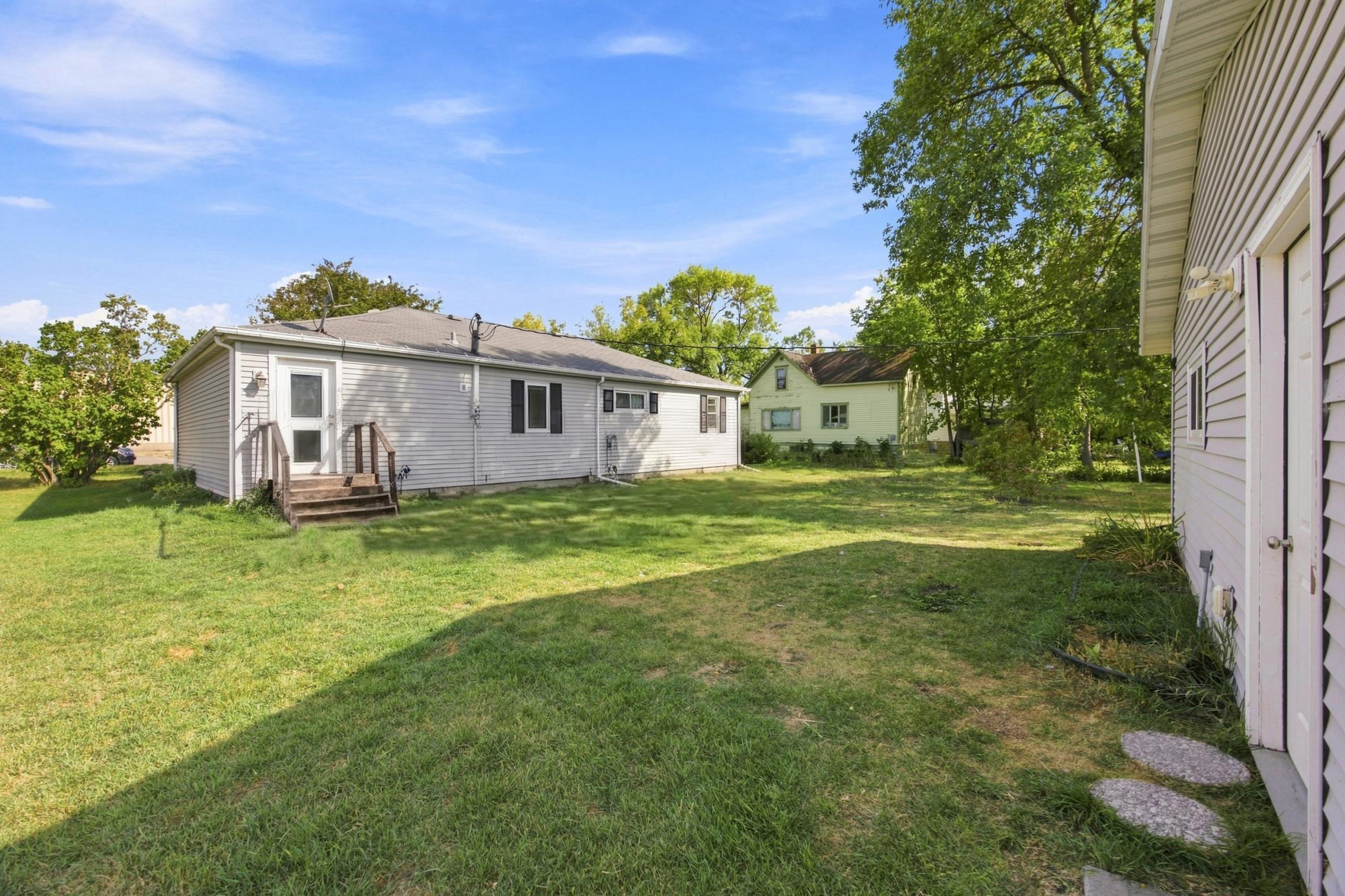 1906 single family home for sale at 325 3rd Avenue W in Halstad, MN — 2 bed, 1 bath (photo 26 of 29)