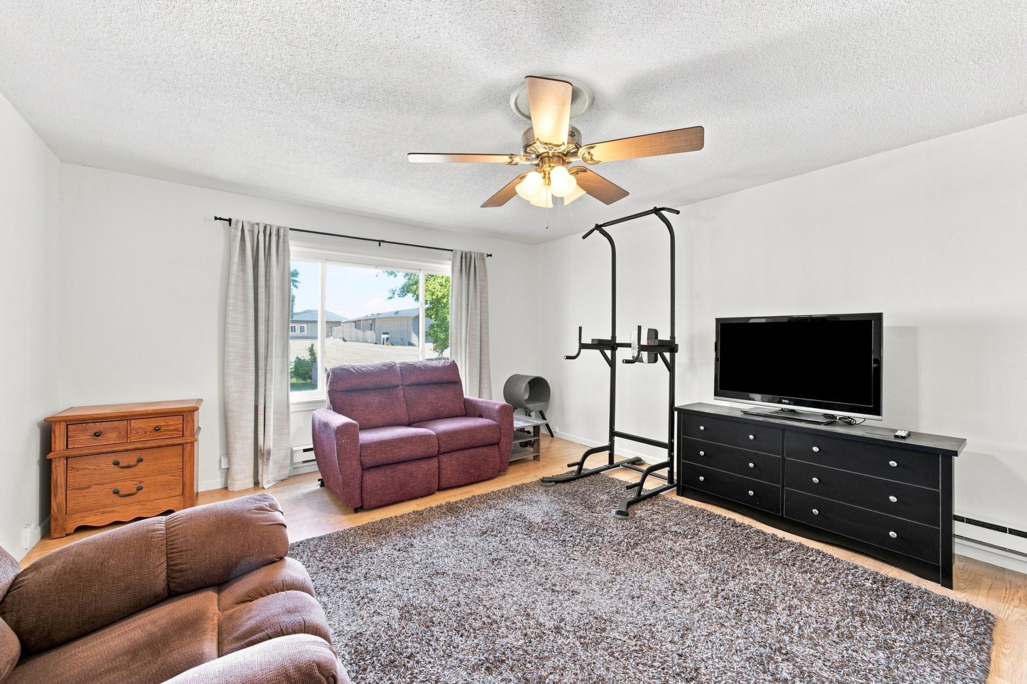 1906 single family home for sale at 325 3rd Avenue W in Halstad, MN — 2 bed, 1 bath (photo 7 of 29)