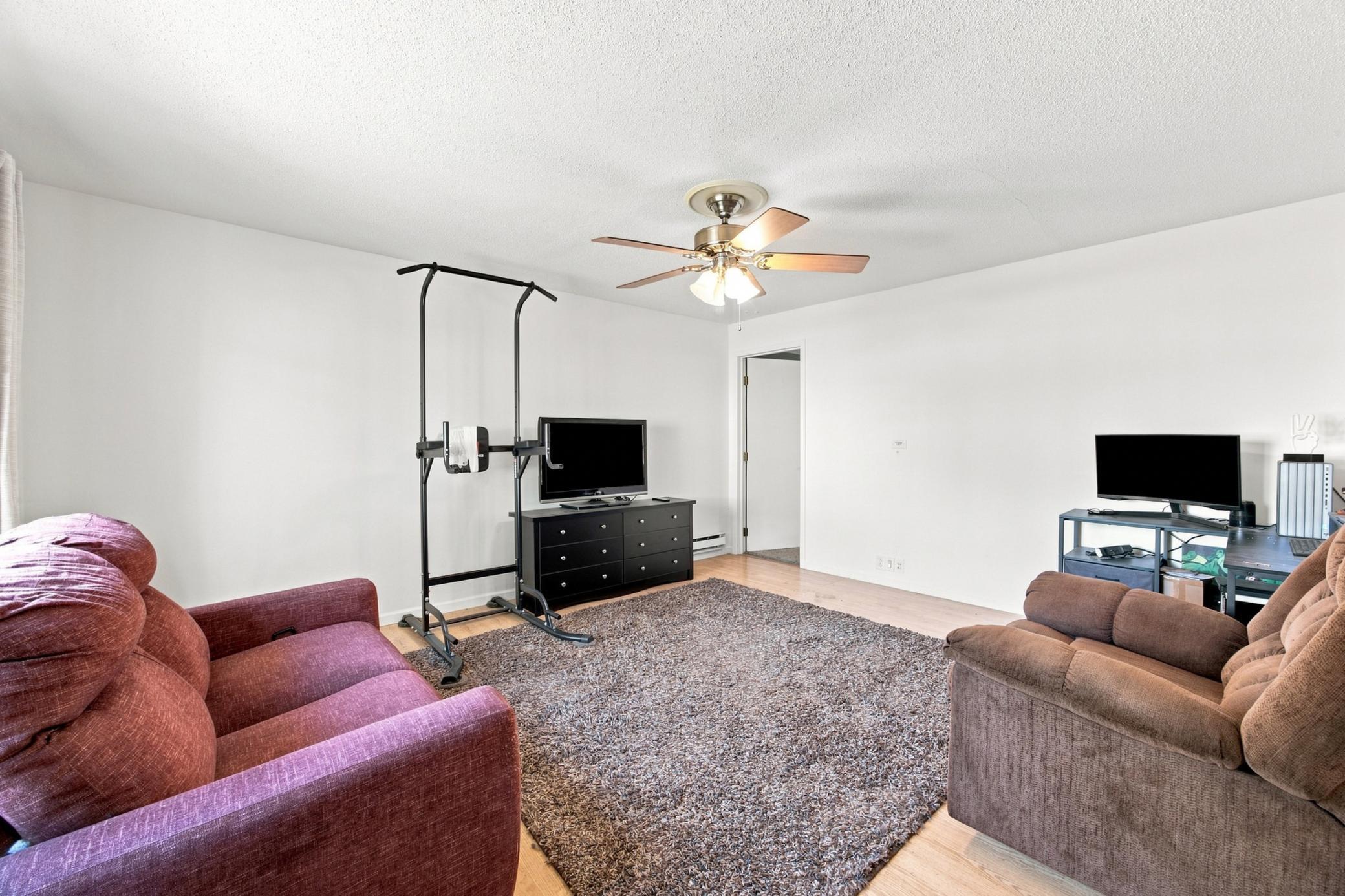 1906 single family home for sale at 325 3rd Avenue W in Halstad, MN — 2 bed, 1 bath (photo 8 of 29)