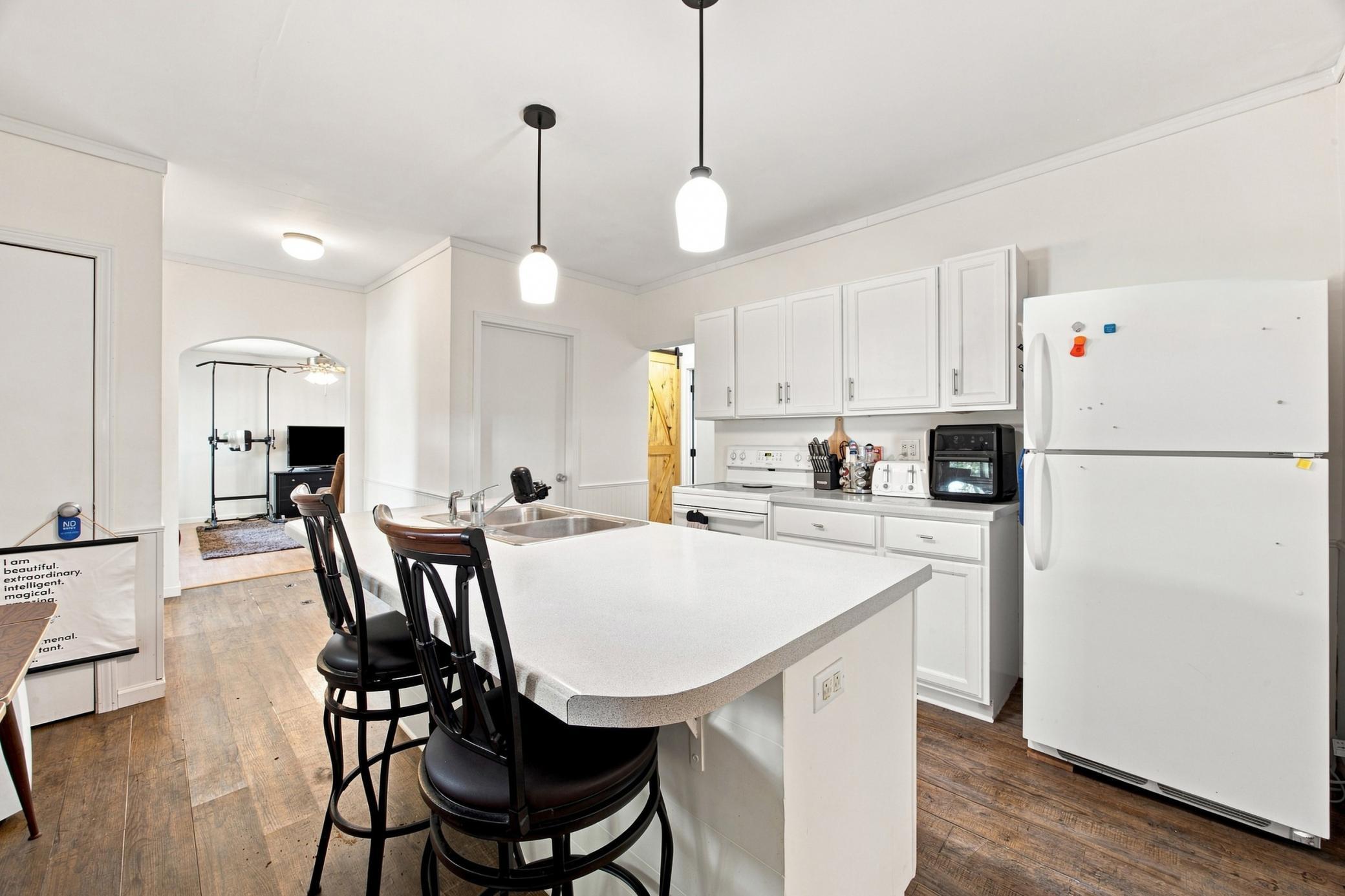 1906 single family home for sale at 325 3rd Avenue W in Halstad, MN — 2 bed, 1 bath (photo 9 of 29)