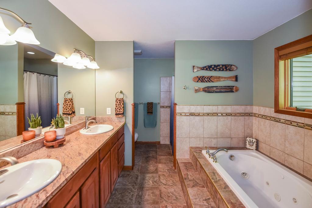 2004 single family home for sale at 7778 Chickasaw Circle in Breezy Point, MN — 3 bed, 4 bath (photo 16 of 39)