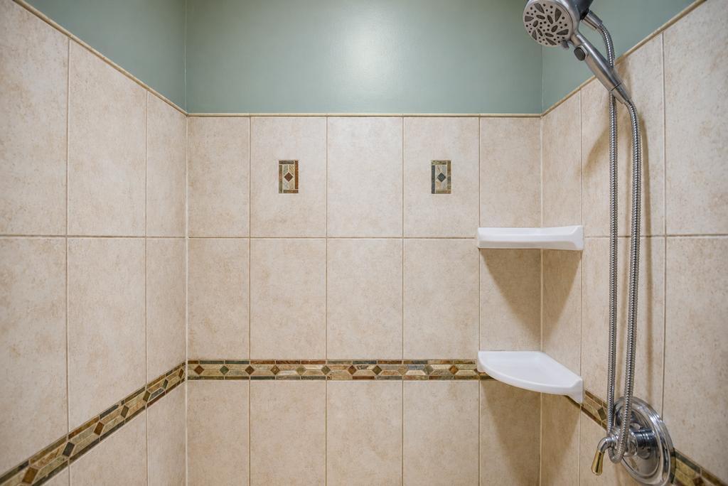 2004 single family home for sale at 7778 Chickasaw Circle in Breezy Point, MN — 3 bed, 4 bath (photo 17 of 39)