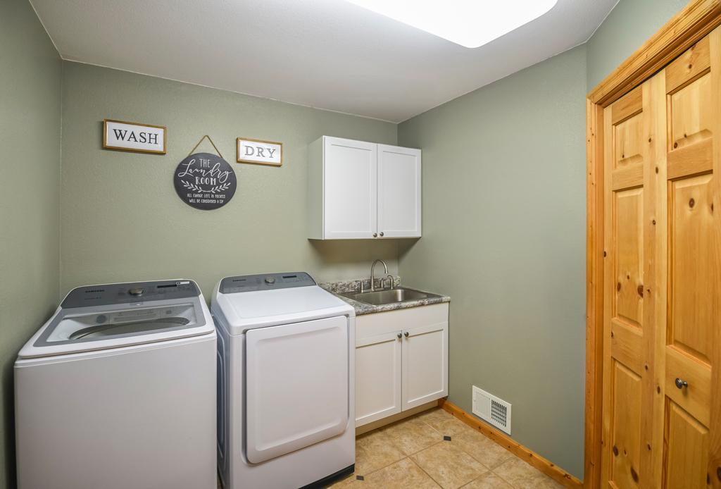 2004 single family home for sale at 7778 Chickasaw Circle in Breezy Point, MN — 3 bed, 4 bath (photo 32 of 39)