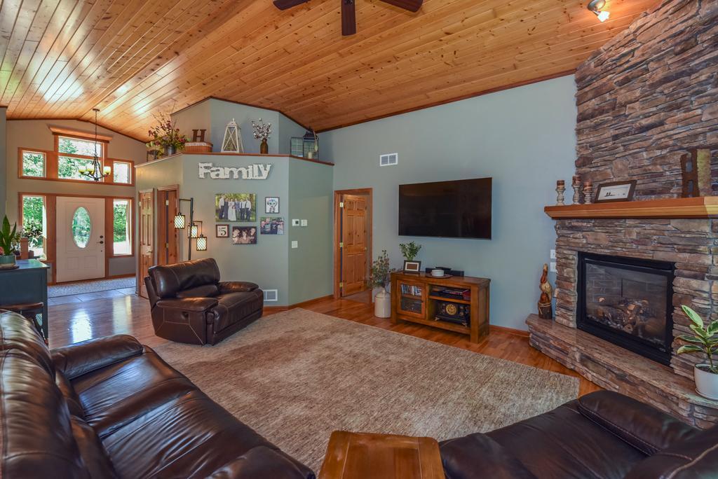 2004 single family home for sale at 7778 Chickasaw Circle in Breezy Point, MN — 3 bed, 4 bath (photo 7 of 39)