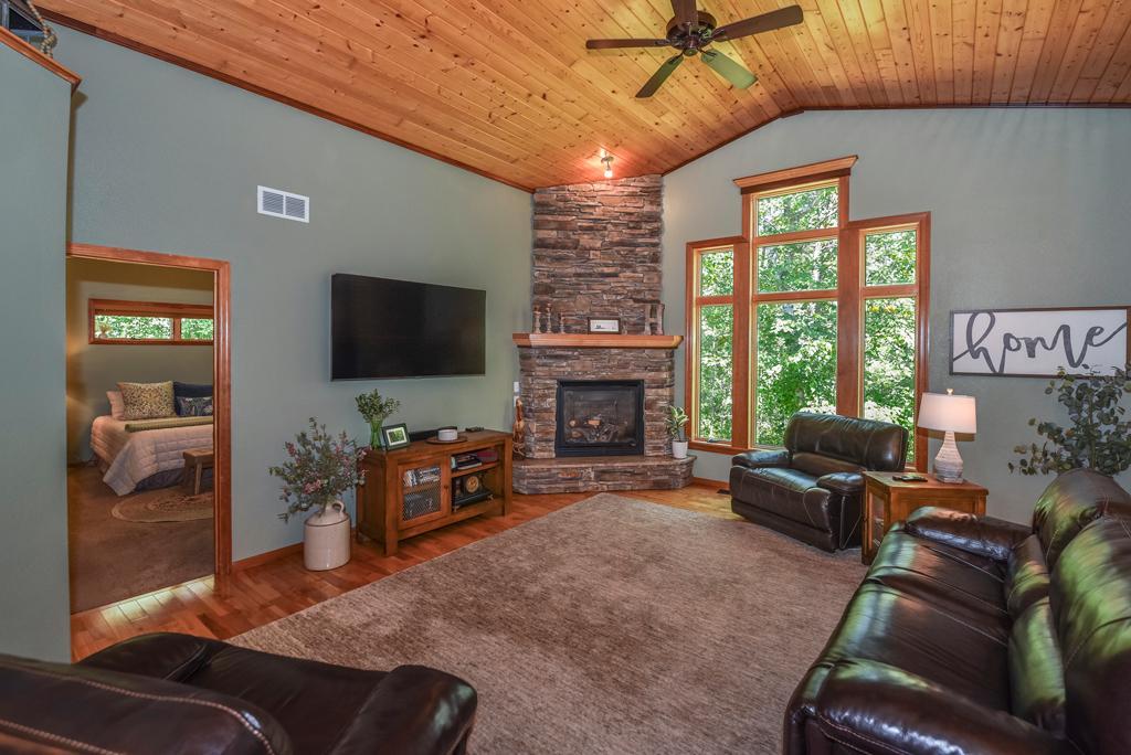 2004 single family home for sale at 7778 Chickasaw Circle in Breezy Point, MN — 3 bed, 4 bath (photo 8 of 39)