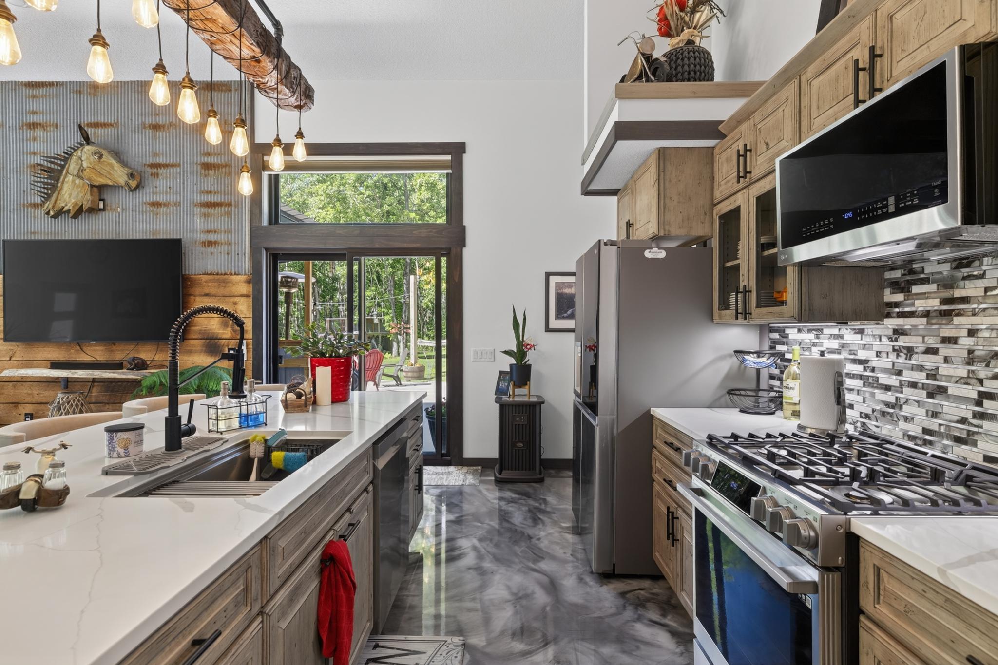 2023 single family home for sale at 40293 Fox Glen Drive in Fifty Lakes, MN — 3 bed, 3 bath (photo 6 of 46)