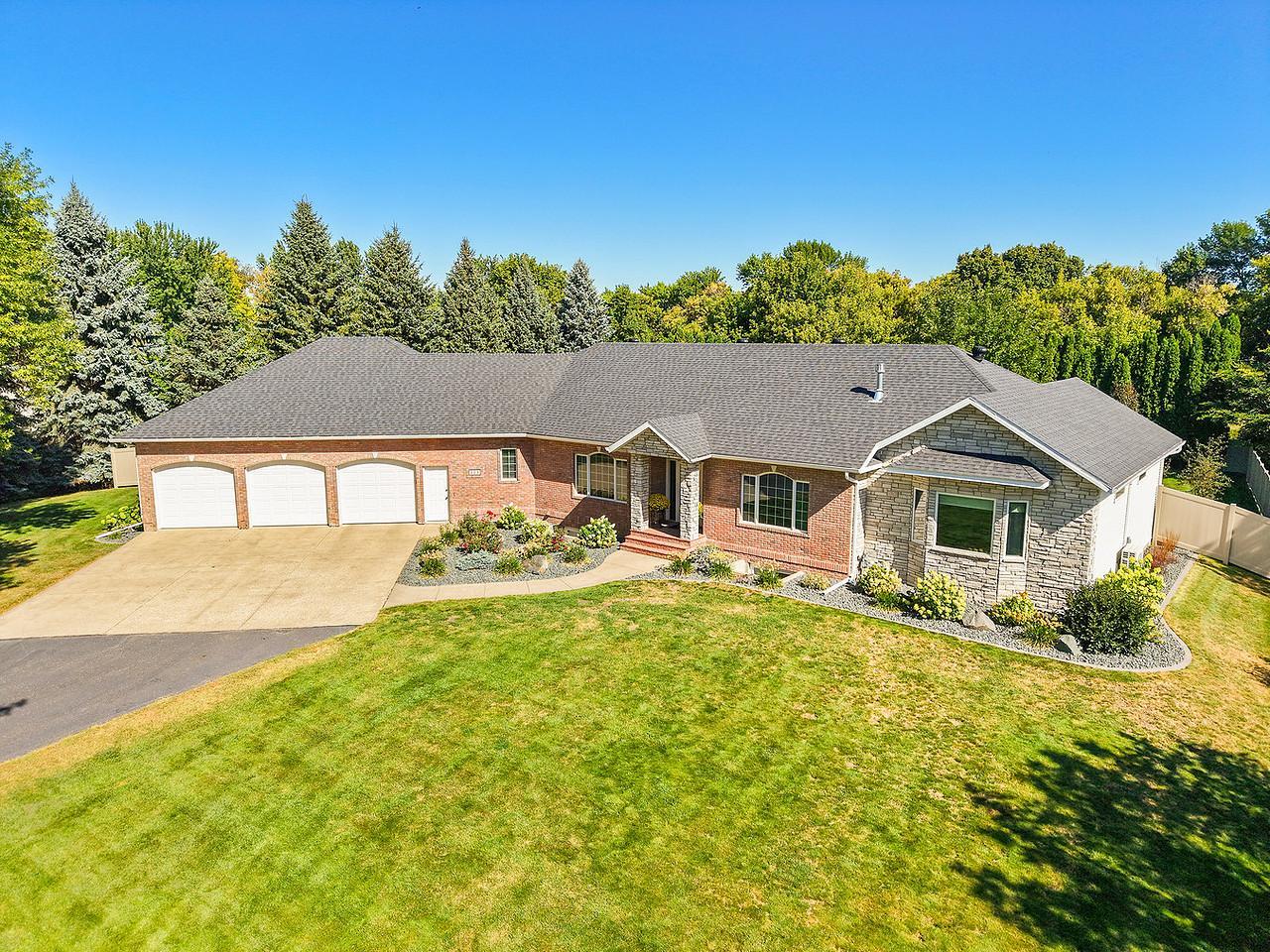 1996 single family home for sale at 123 50th Avenue E in West Fargo, ND — 4 bed, 3 bath (photo 2 of 102)