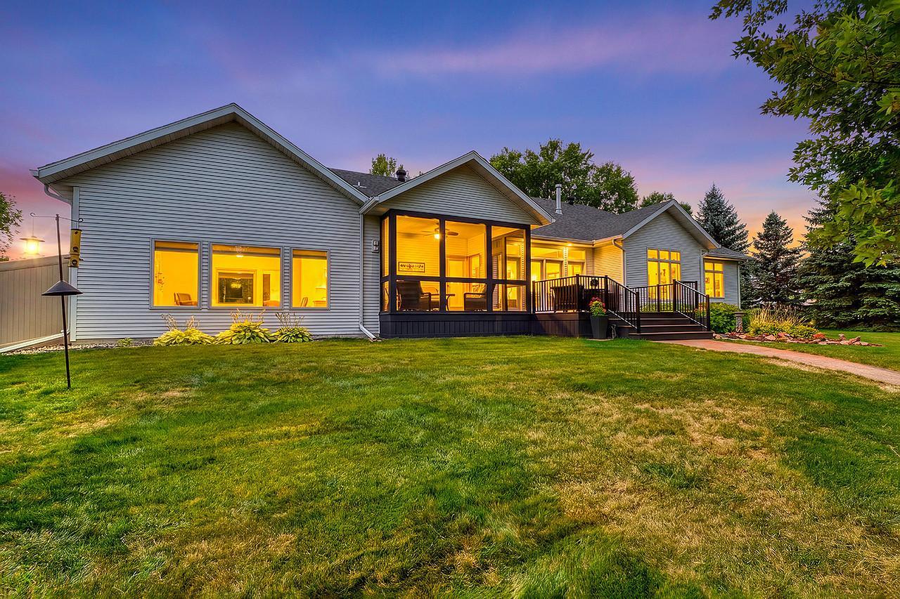 1996 single family home for sale at 123 50th Avenue E in West Fargo, ND — 4 bed, 3 bath (photo 15 of 102)