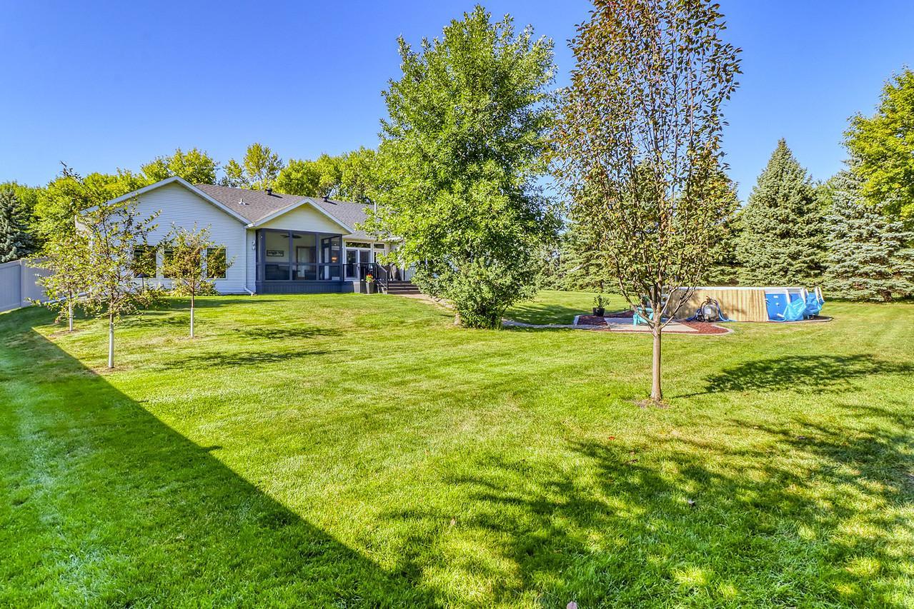 1996 single family home for sale at 123 50th Avenue E in West Fargo, ND — 4 bed, 3 bath (photo 18 of 102)