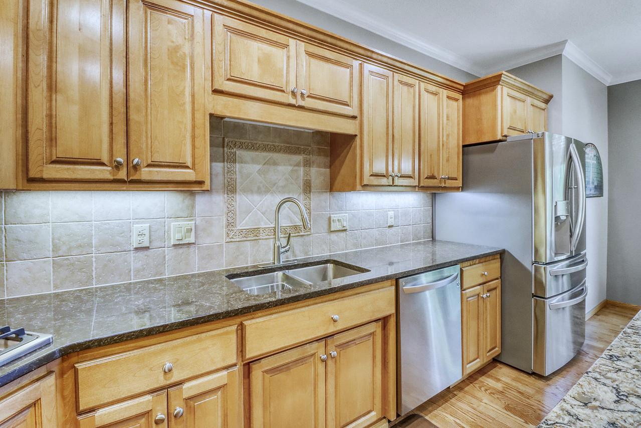1996 single family home for sale at 123 50th Avenue E in West Fargo, ND — 4 bed, 3 bath (photo 24 of 102)
