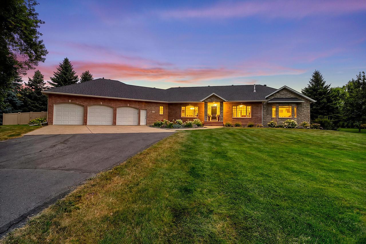 1996 single family home for sale at 123 50th Avenue E in West Fargo, ND — 4 bed, 3 bath (photo 4 of 102)