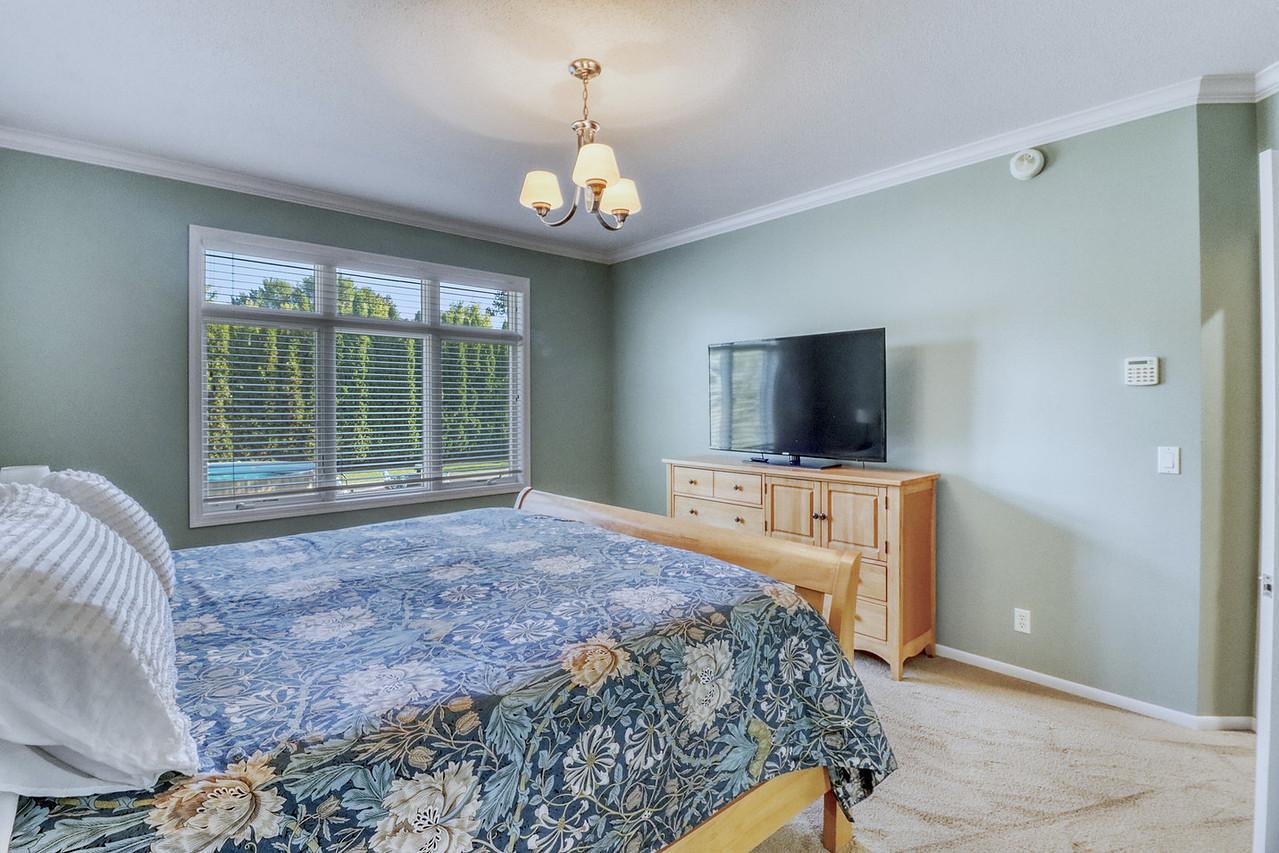 1996 single family home for sale at 123 50th Avenue E in West Fargo, ND — 4 bed, 3 bath (photo 49 of 102)