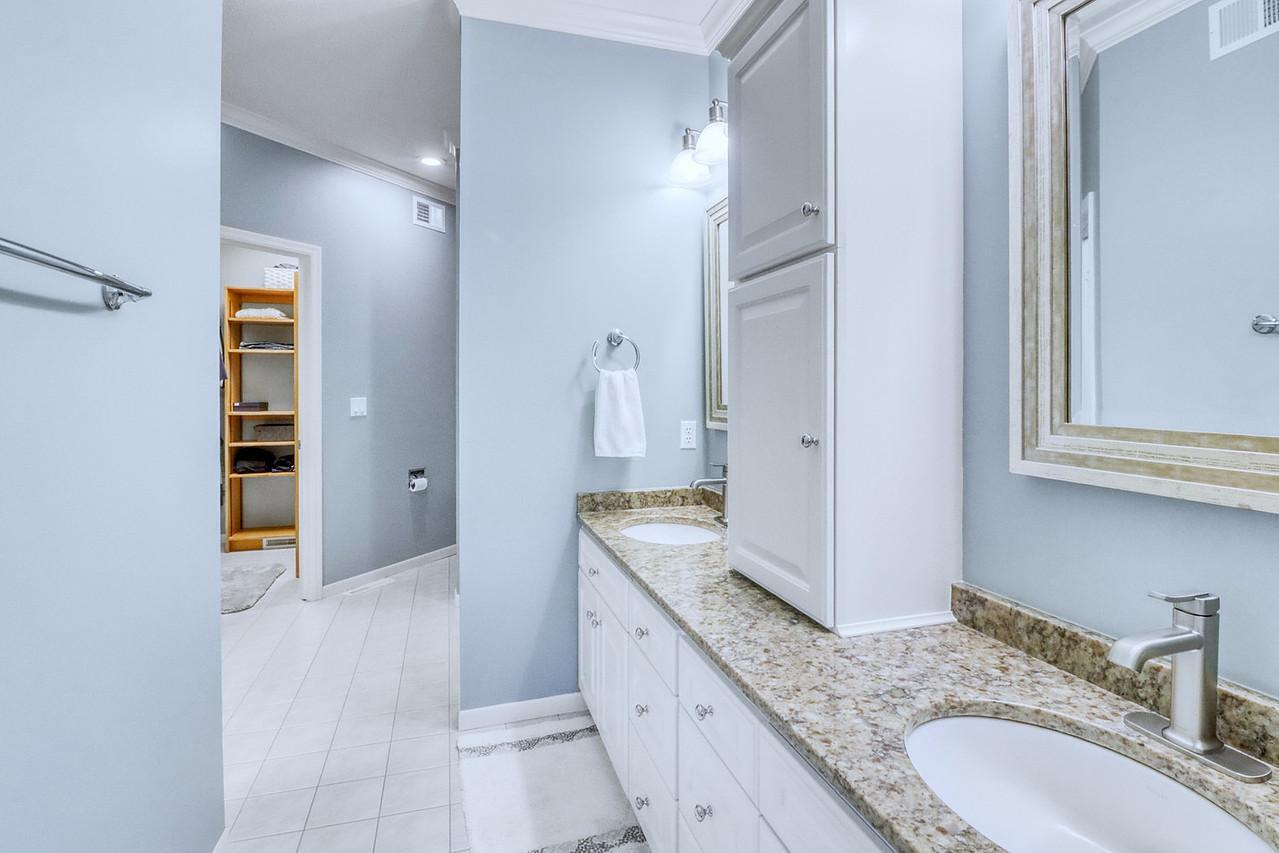 1996 single family home for sale at 123 50th Avenue E in West Fargo, ND — 4 bed, 3 bath (photo 52 of 102)