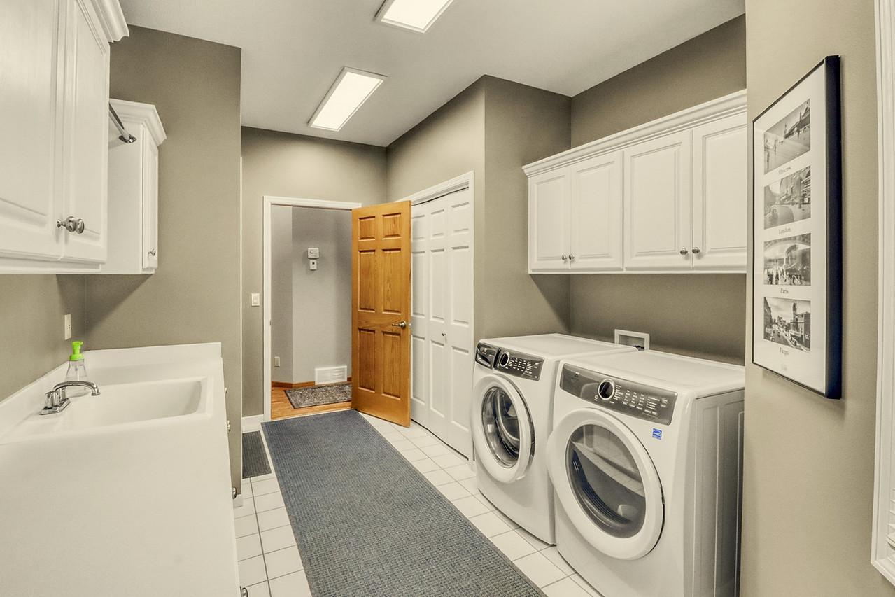 1996 single family home for sale at 123 50th Avenue E in West Fargo, ND — 4 bed, 3 bath (photo 62 of 102)