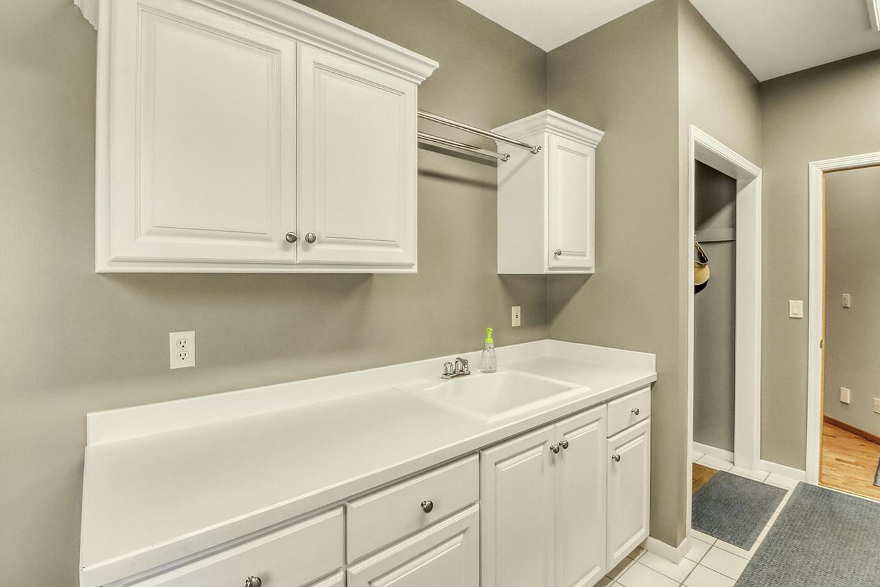 1996 single family home for sale at 123 50th Avenue E in West Fargo, ND — 4 bed, 3 bath (photo 63 of 102)