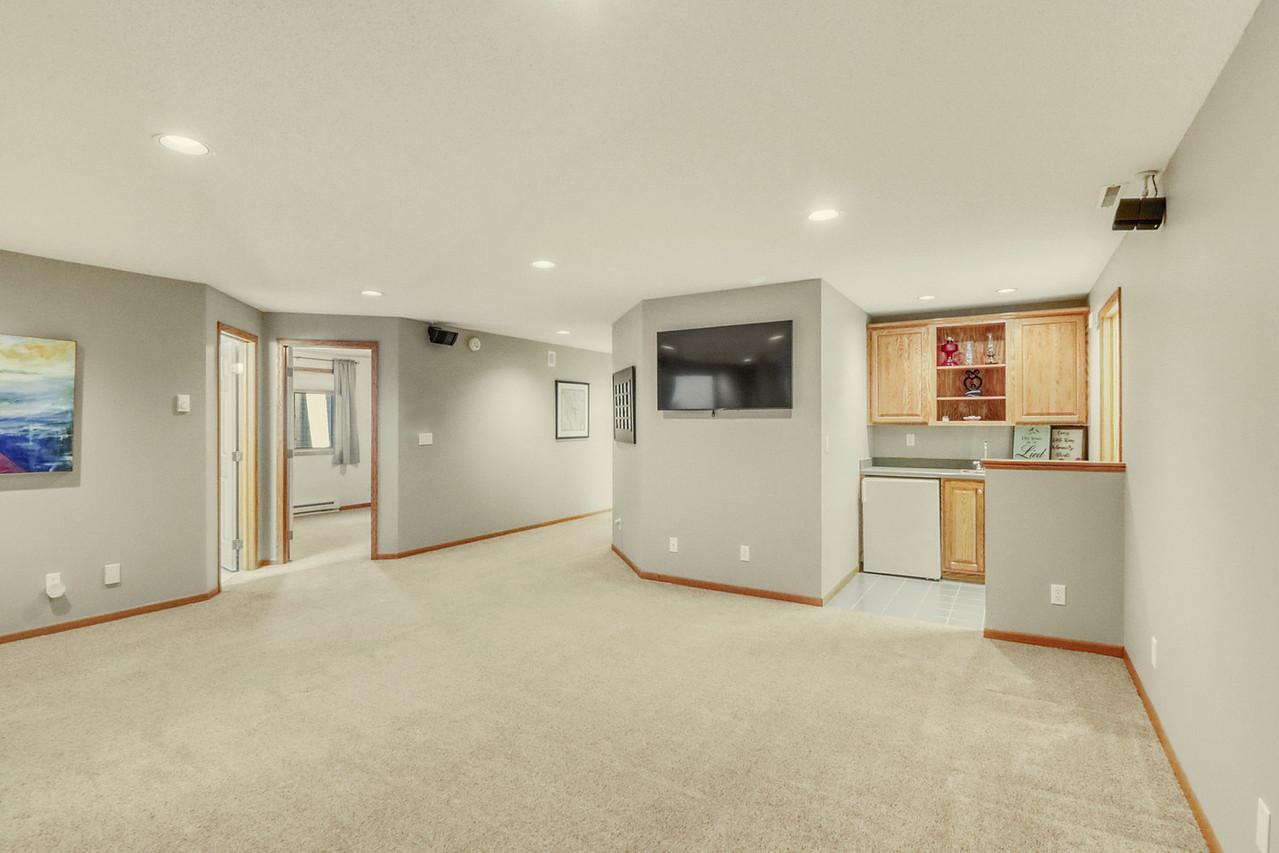 1996 single family home for sale at 123 50th Avenue E in West Fargo, ND — 4 bed, 3 bath (photo 68 of 102)