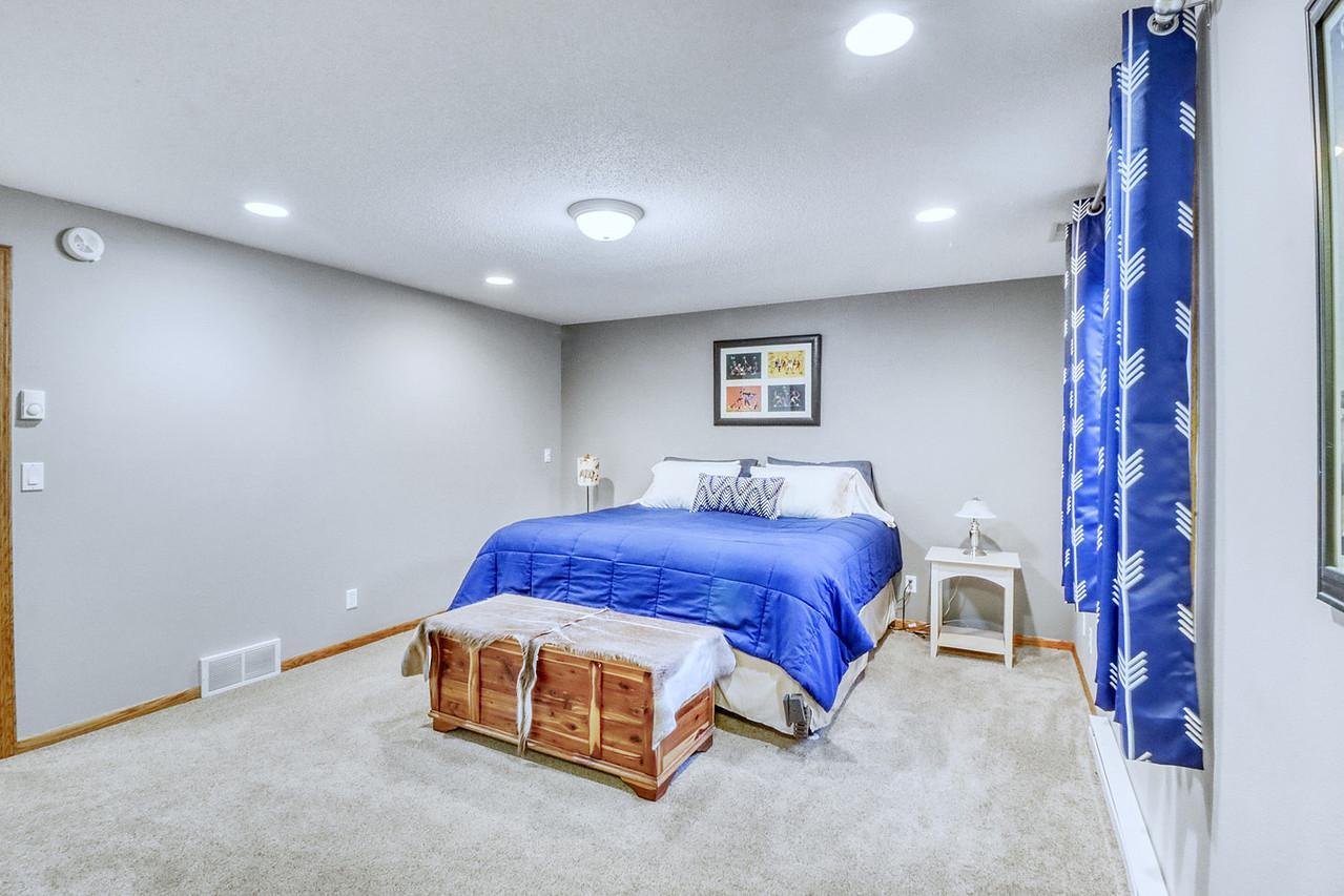 1996 single family home for sale at 123 50th Avenue E in West Fargo, ND — 4 bed, 3 bath (photo 70 of 102)
