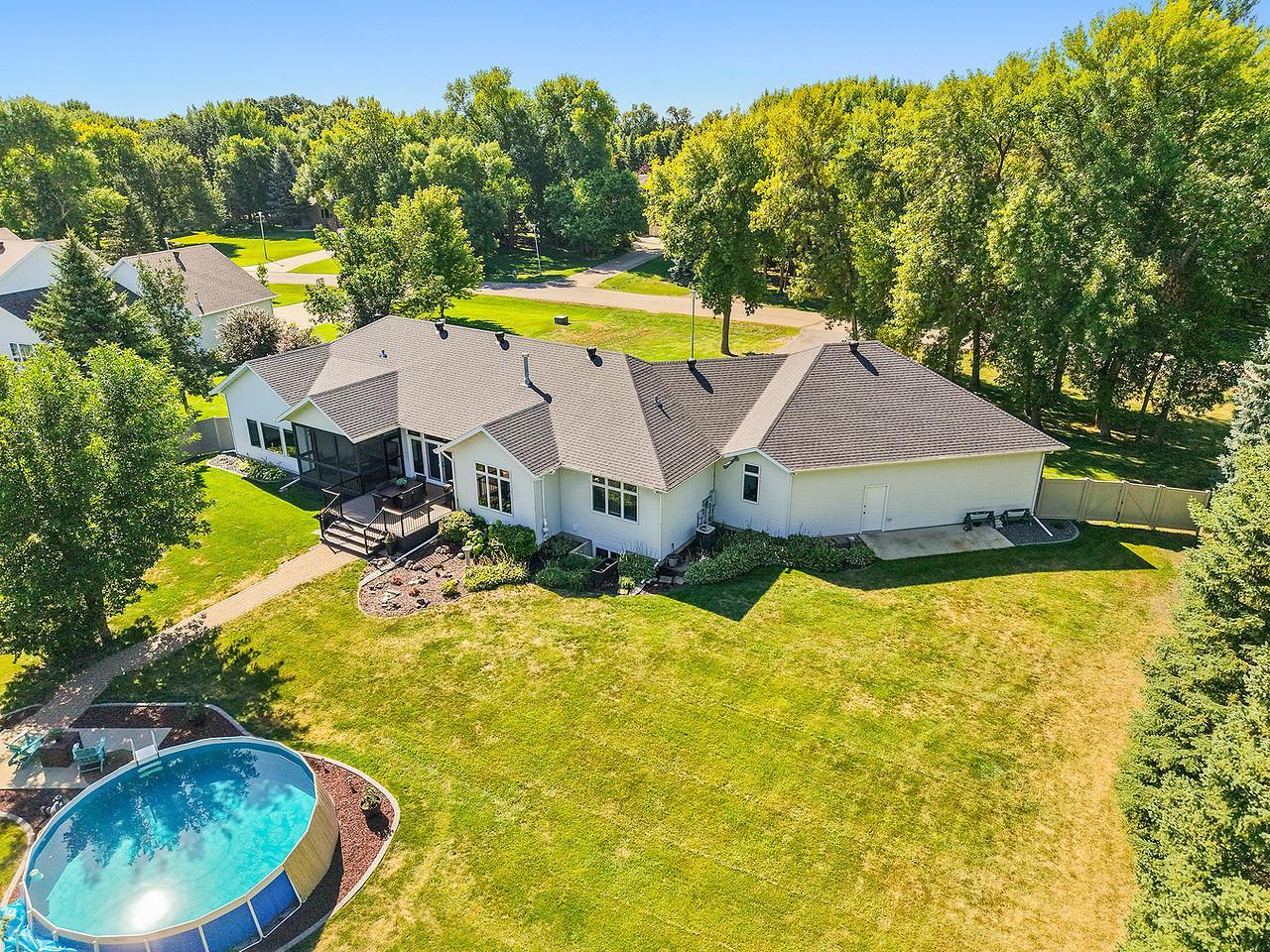1996 single family home for sale at 123 50th Avenue E in West Fargo, ND — 4 bed, 3 bath (photo 8 of 102)