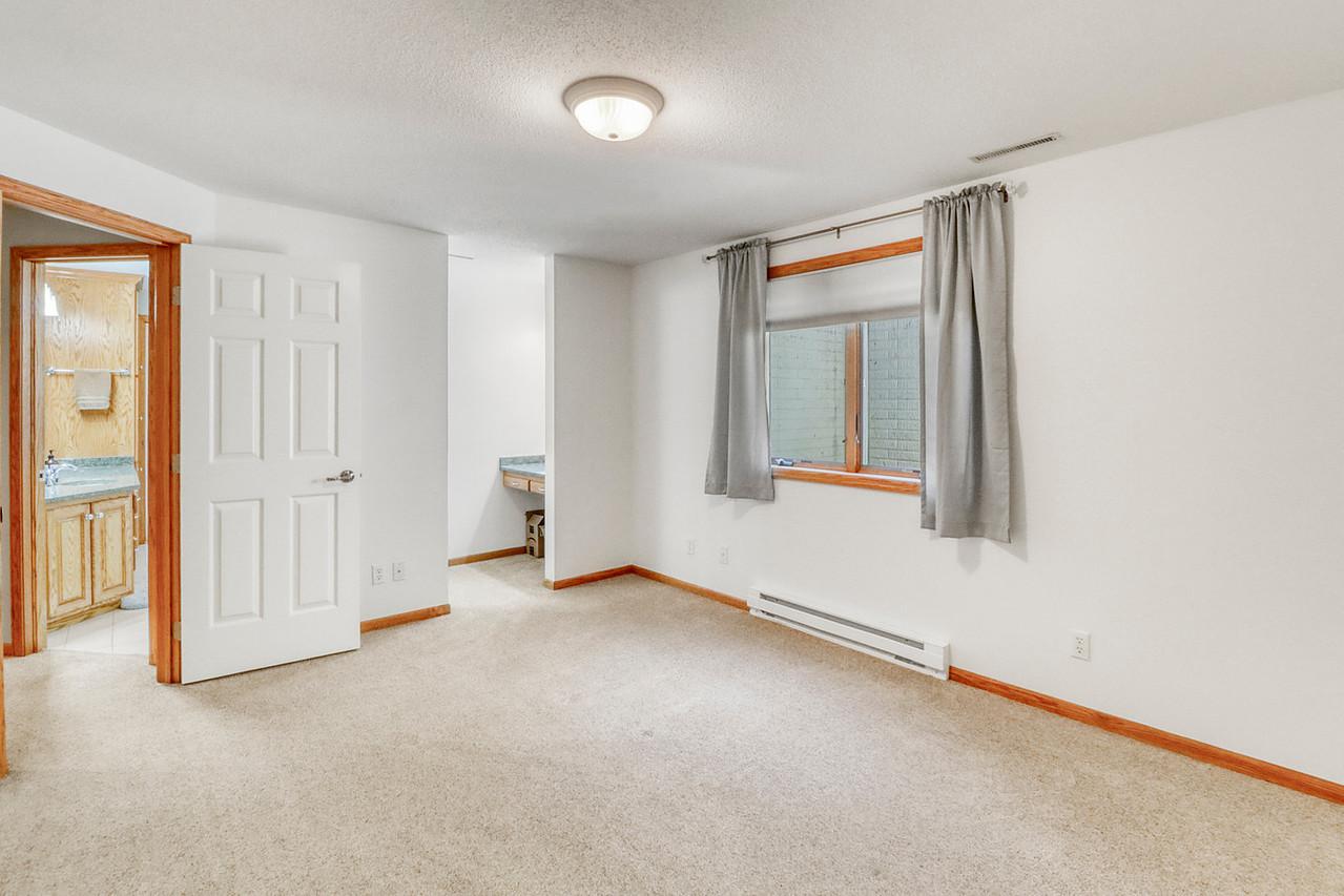 1996 single family home for sale at 123 50th Avenue E in West Fargo, ND — 4 bed, 3 bath (photo 74 of 102)