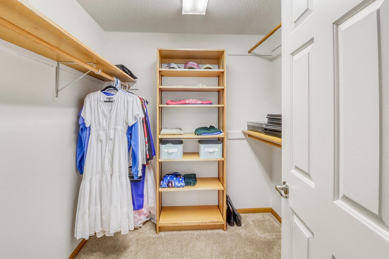 1996 single family home for sale at 123 50th Avenue E in West Fargo, ND — 4 bed, 3 bath (photo 75 of 102)