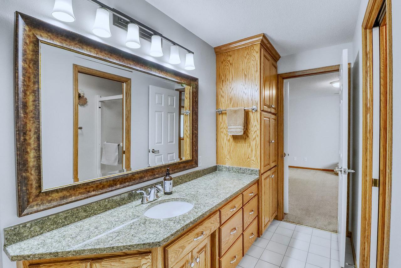 1996 single family home for sale at 123 50th Avenue E in West Fargo, ND — 4 bed, 3 bath (photo 76 of 102)