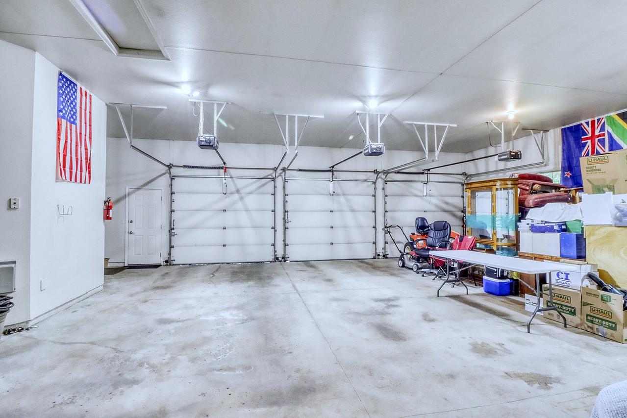 1996 single family home for sale at 123 50th Avenue E in West Fargo, ND — 4 bed, 3 bath (photo 86 of 102)