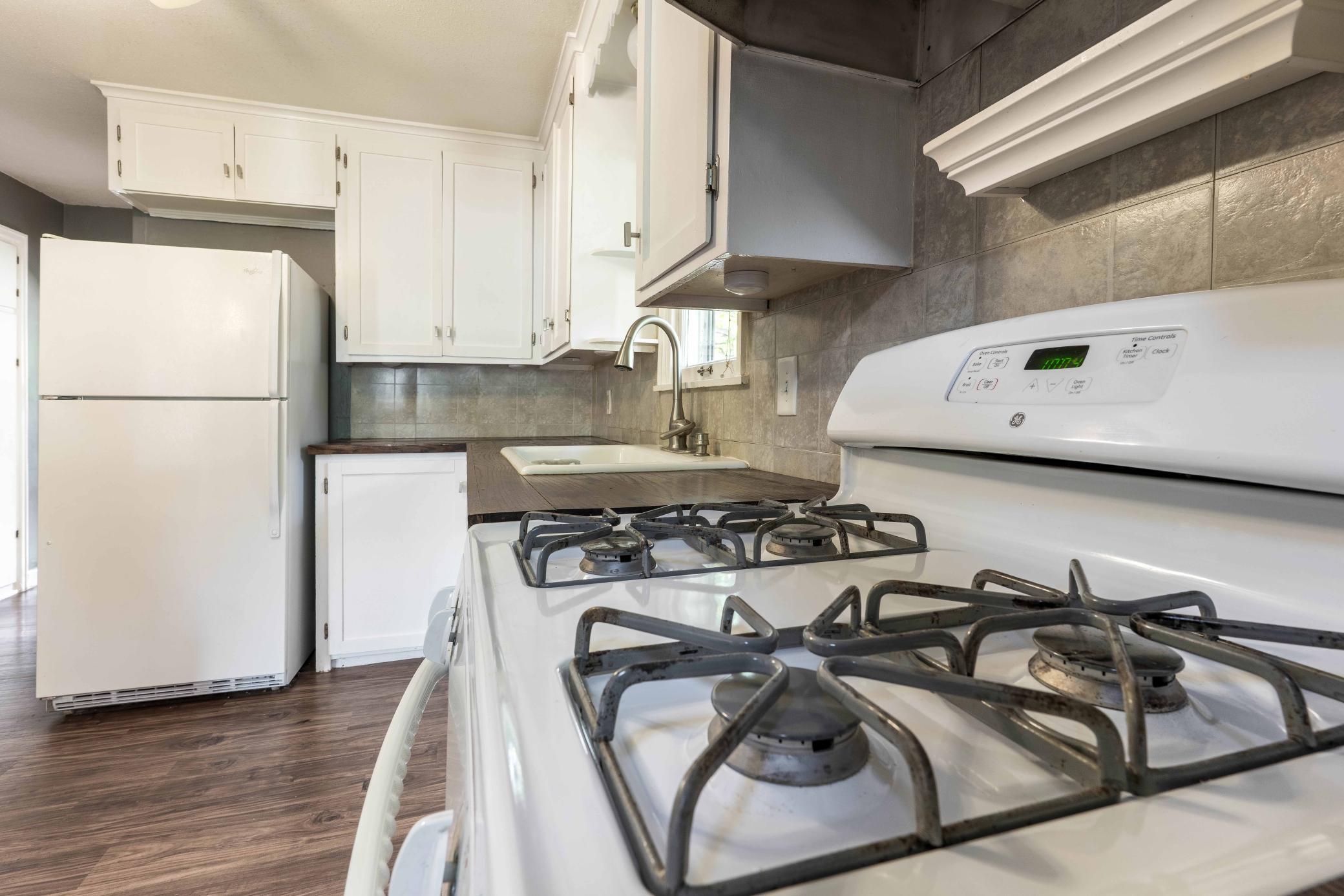 1920 single family home for sale at 616 Lake Street in Alexandria, MN — 3 bed, 1 bath (photo 15 of 40)