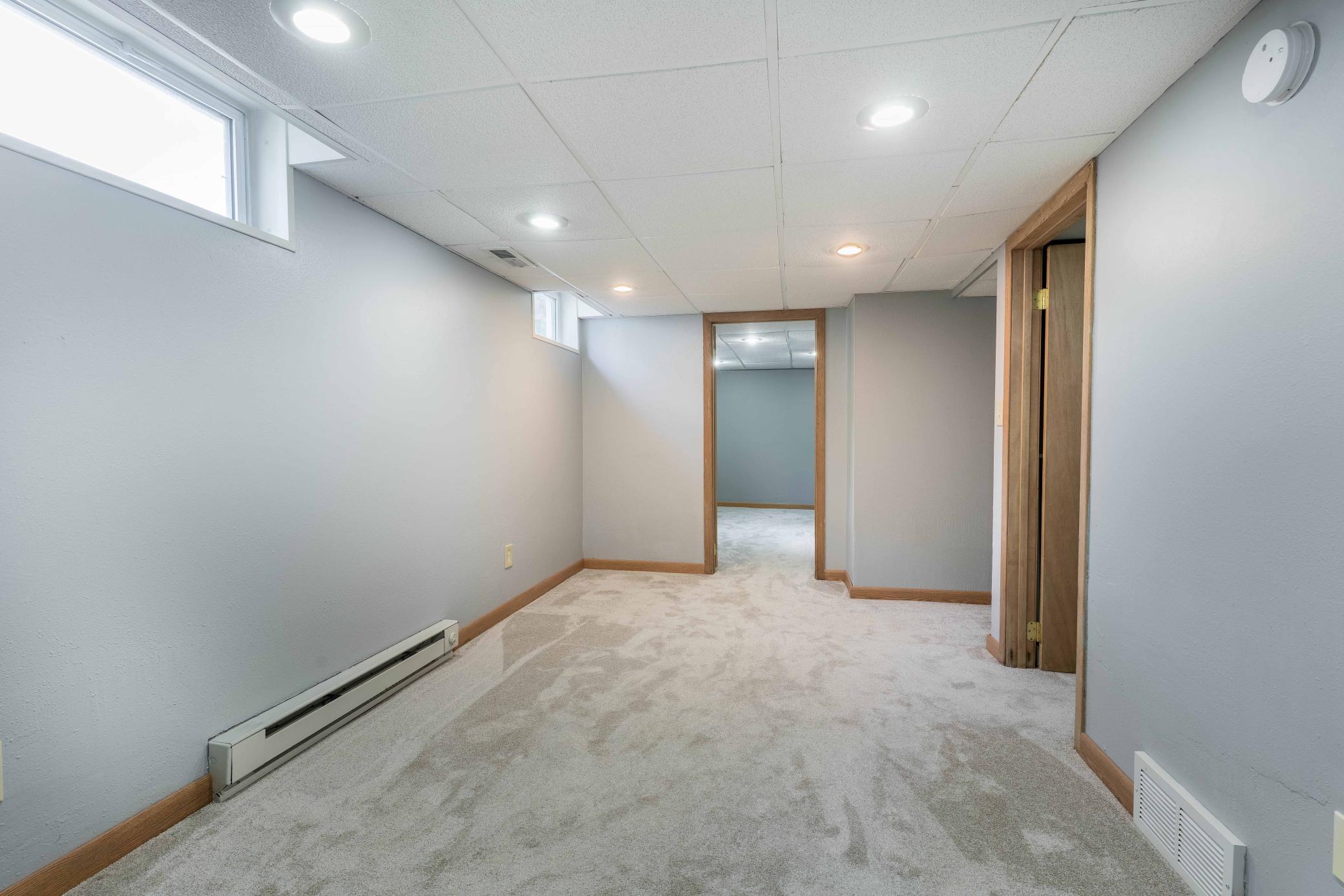 1920 single family home for sale at 616 Lake Street in Alexandria, MN — 3 bed, 1 bath (photo 23 of 40)
