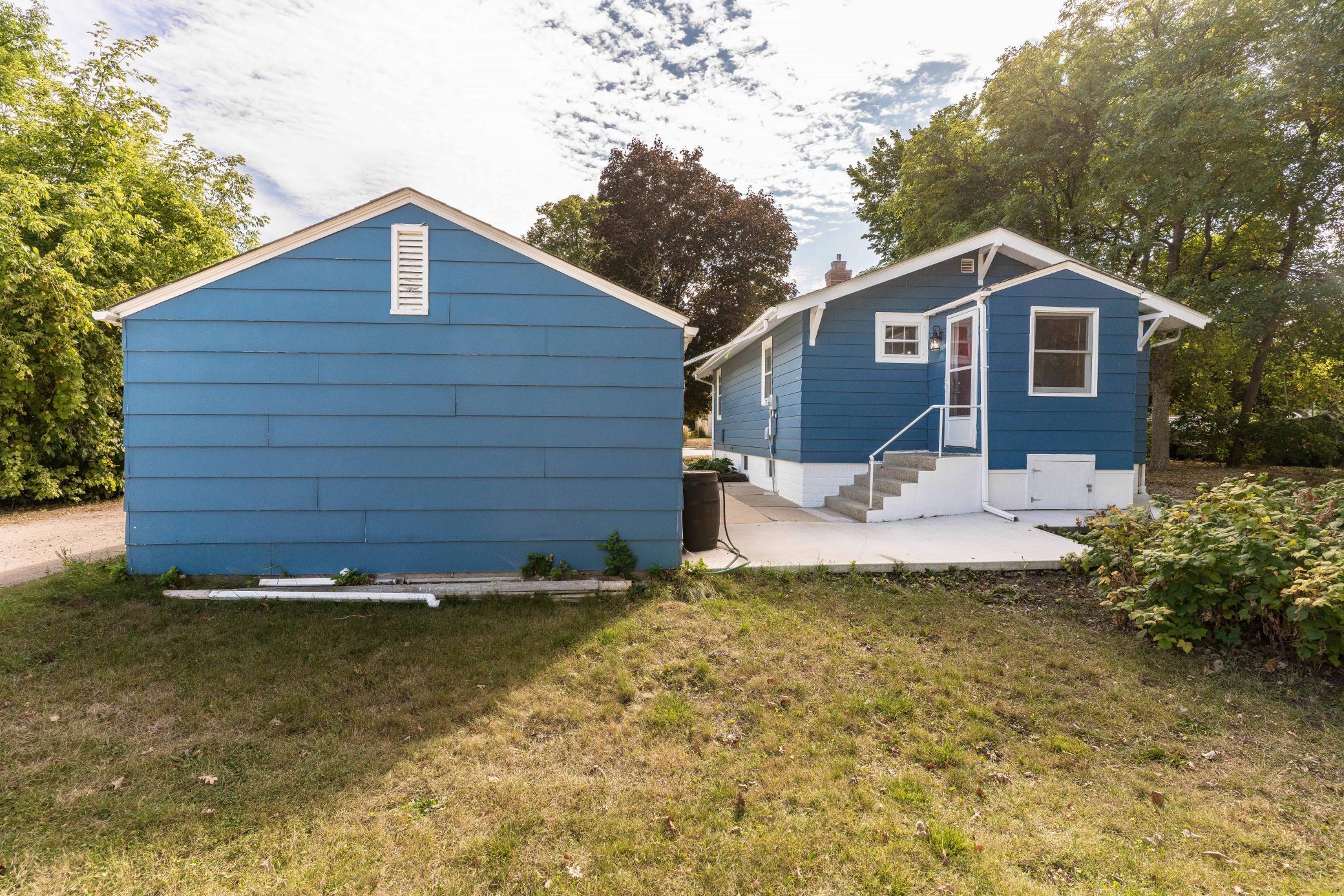 1920 single family home for sale at 616 Lake Street in Alexandria, MN — 3 bed, 1 bath (photo 33 of 40)