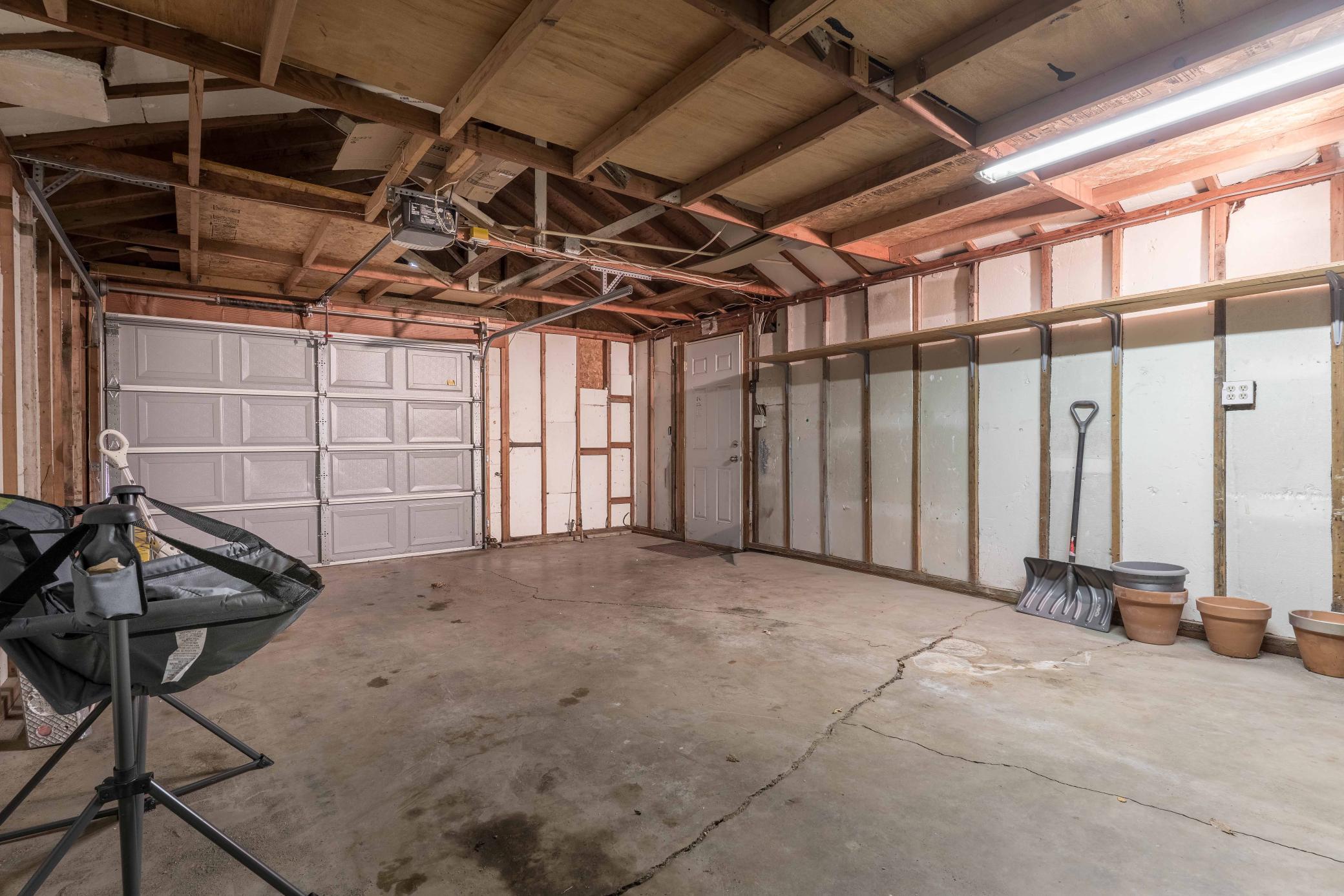 1920 single family home for sale at 616 Lake Street in Alexandria, MN — 3 bed, 1 bath (photo 34 of 40)