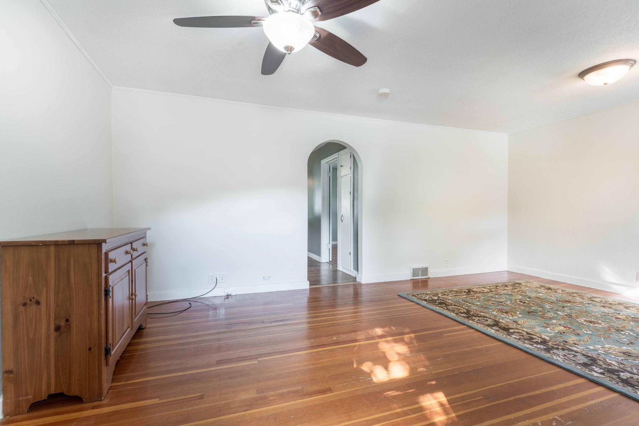 1920 single family home for sale at 616 Lake Street in Alexandria, MN — 3 bed, 1 bath (photo 10 of 40)