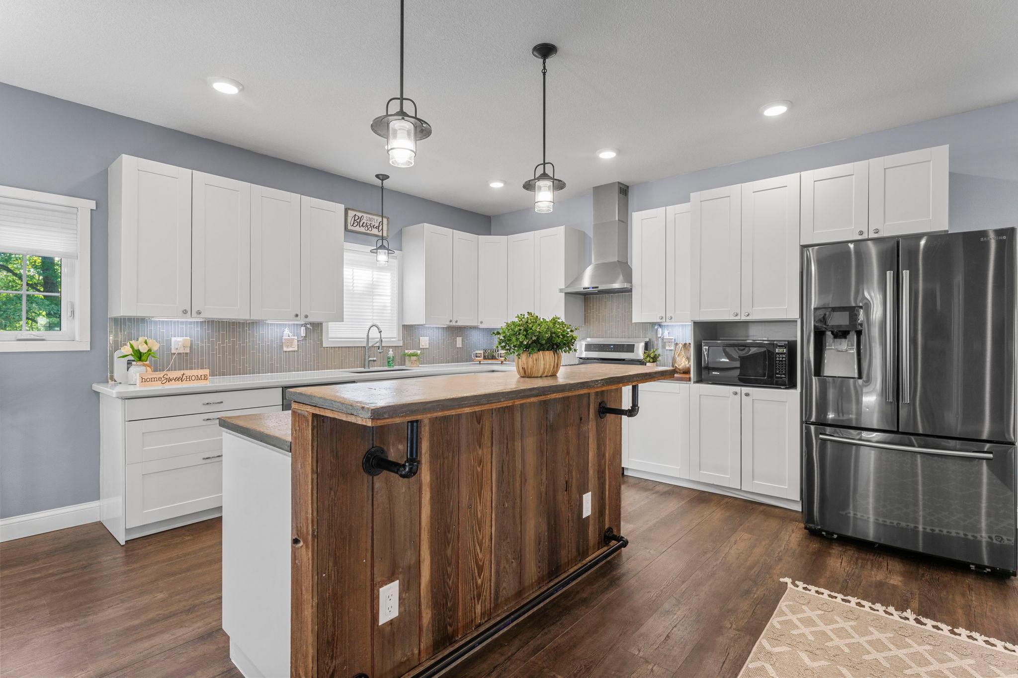 2017 single family home for sale at 8887 Kabekona Ridge Drive NW in Walker, MN — 5 bed, 3 bath (photo 7 of 34)